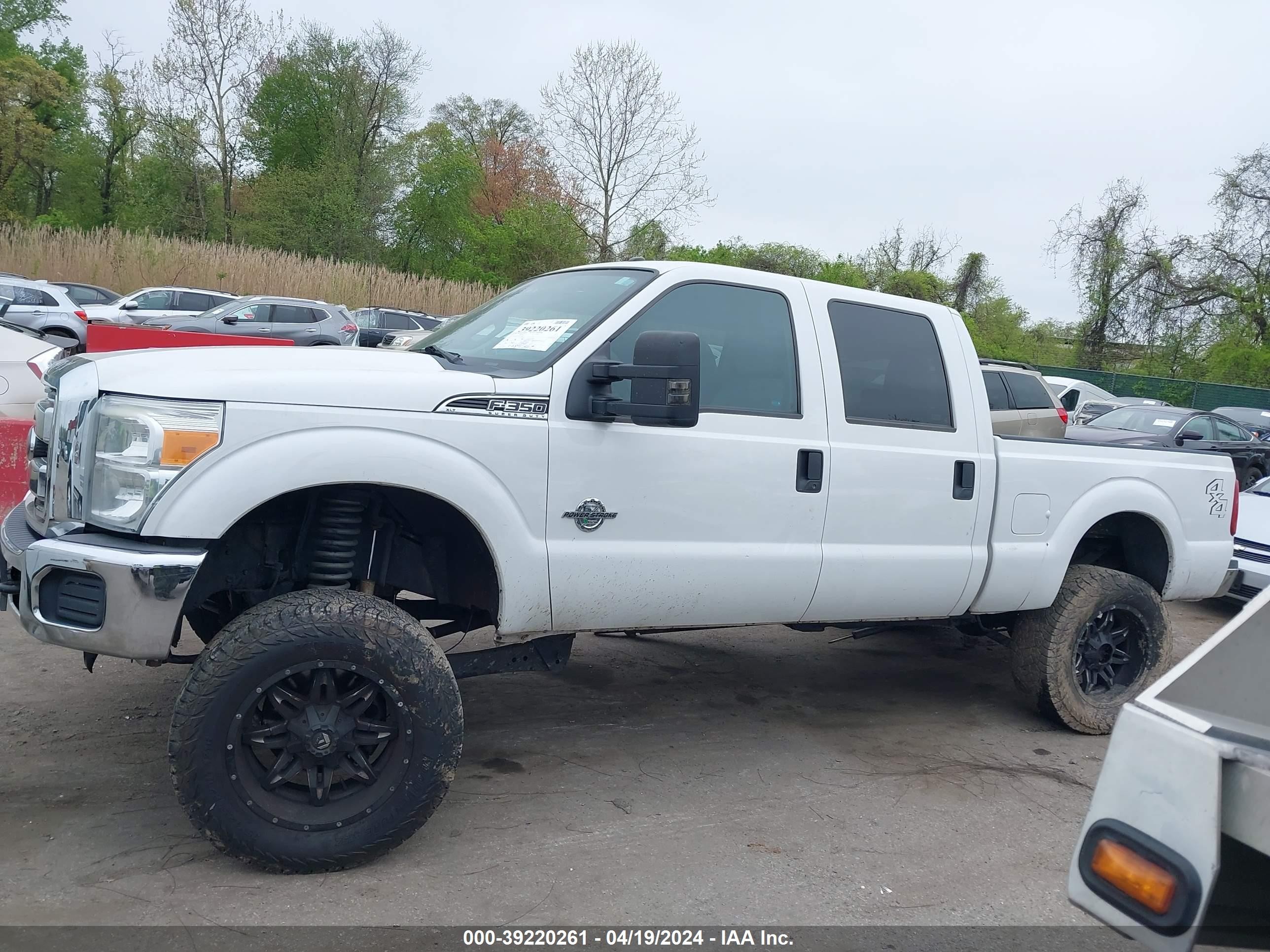 Photo 13 VIN: 1FT8W3BT7FEA43109 - FORD F350 