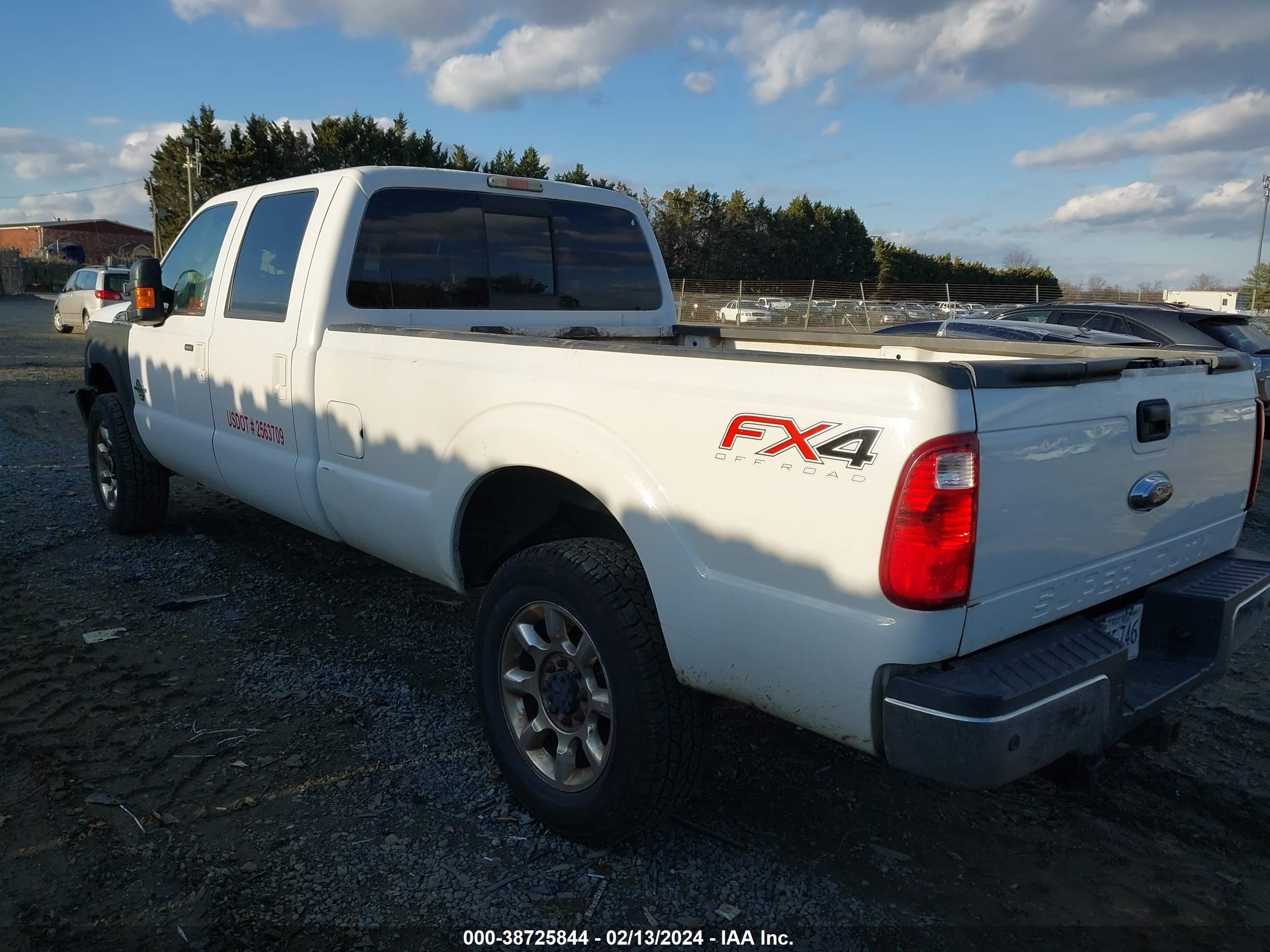 Photo 2 VIN: 1FT8W3BT7GEB22295 - FORD F350 