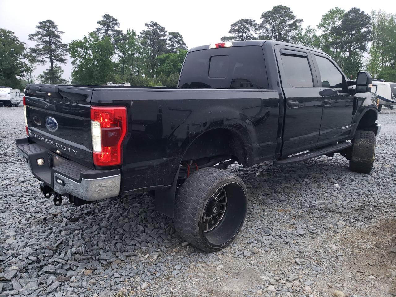 Photo 2 VIN: 1FT8W3BT7HEF36940 - FORD F350 