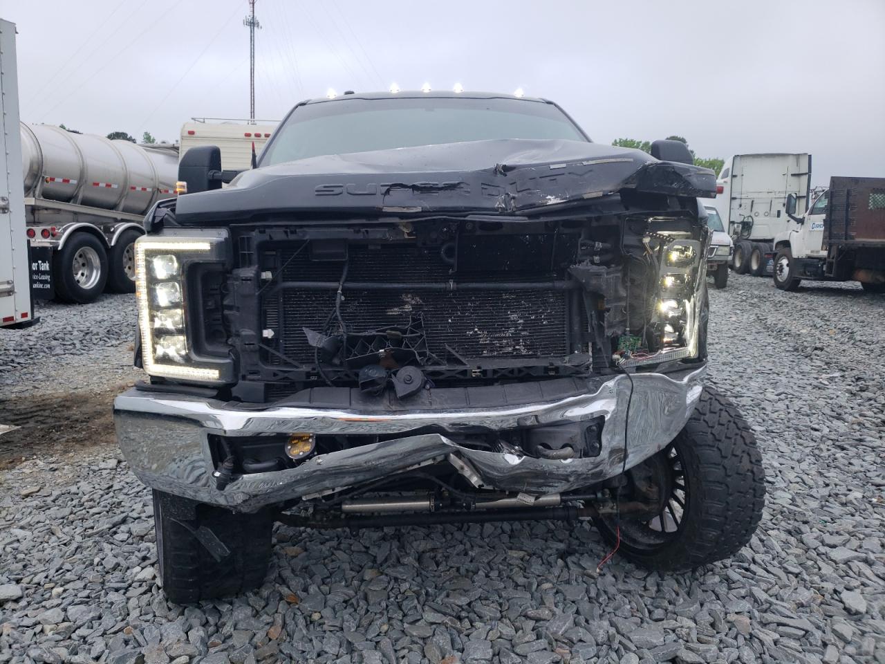 Photo 4 VIN: 1FT8W3BT7HEF36940 - FORD F350 