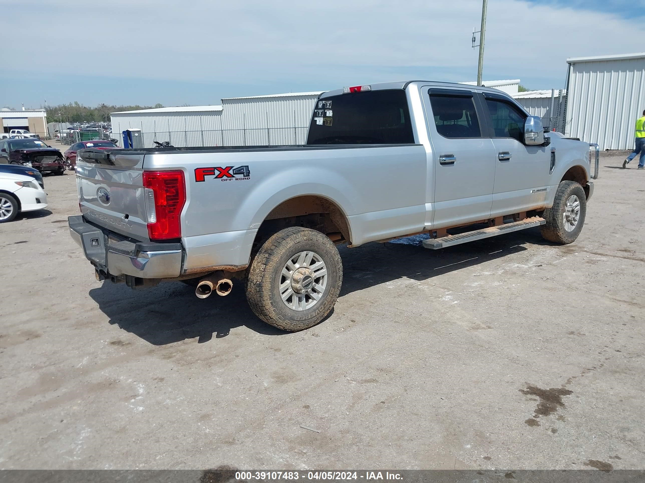 Photo 3 VIN: 1FT8W3BT7KEE72924 - FORD F350 