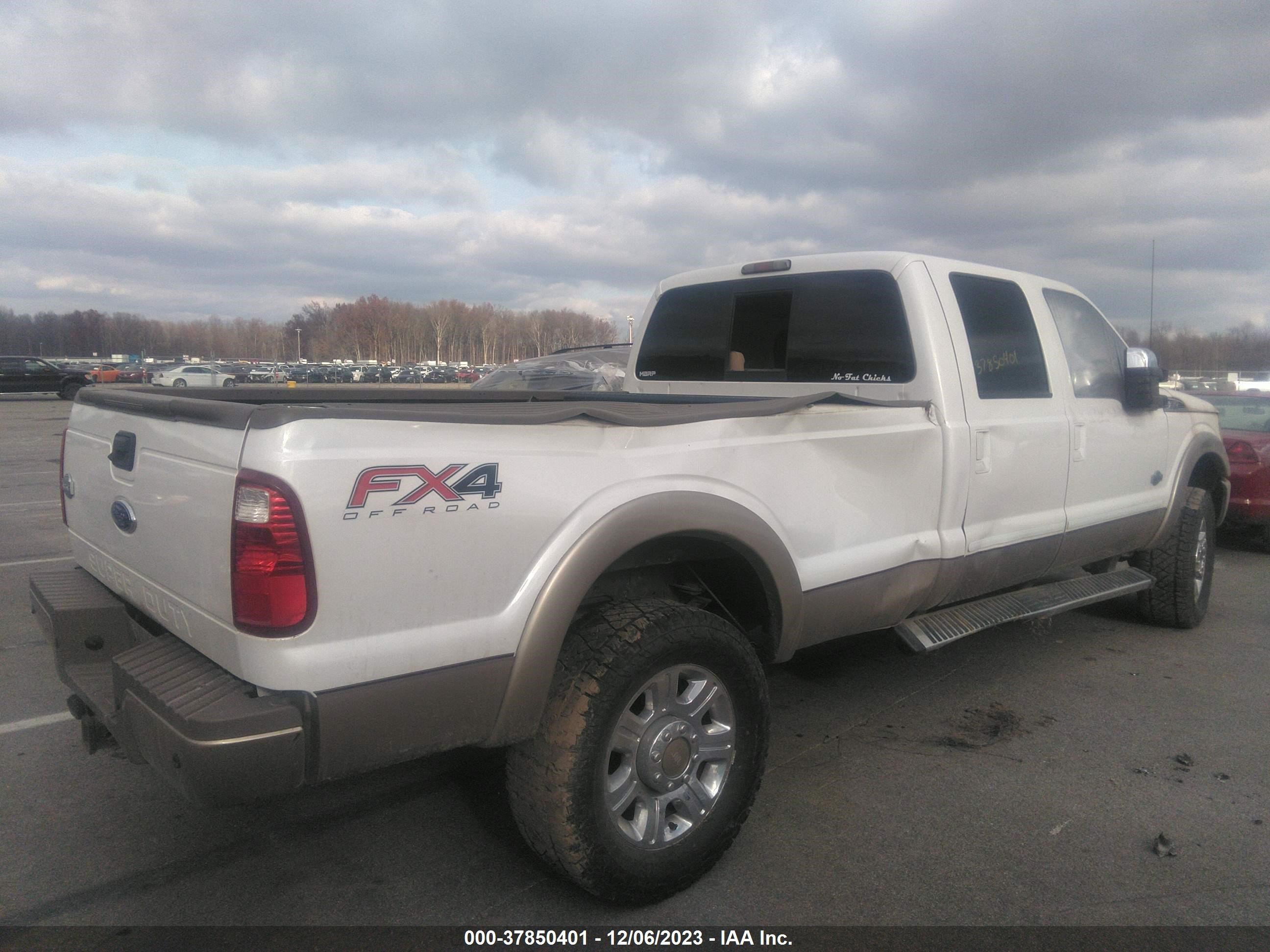 Photo 2 VIN: 1FT8W3BT8CEA24516 - FORD F350 