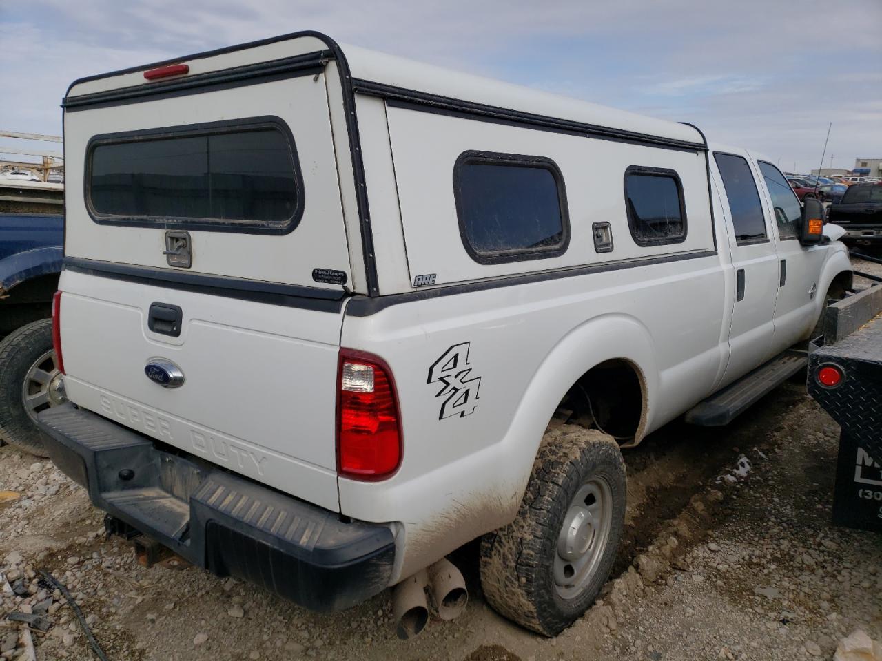 Photo 2 VIN: 1FT8W3BT8FEB56728 - FORD F350 