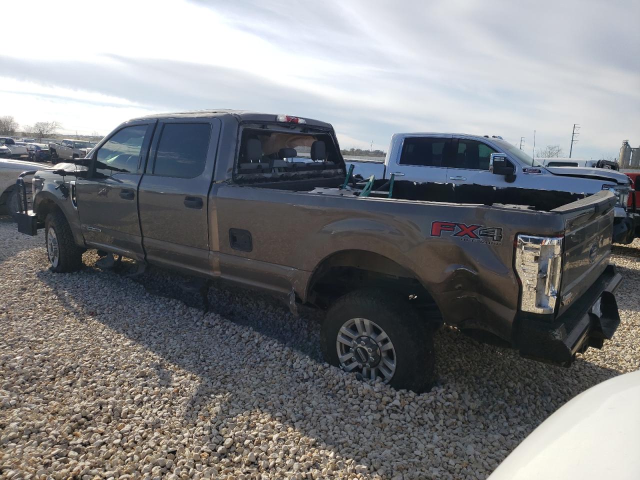 Photo 1 VIN: 1FT8W3BT8JEB28193 - FORD F350 