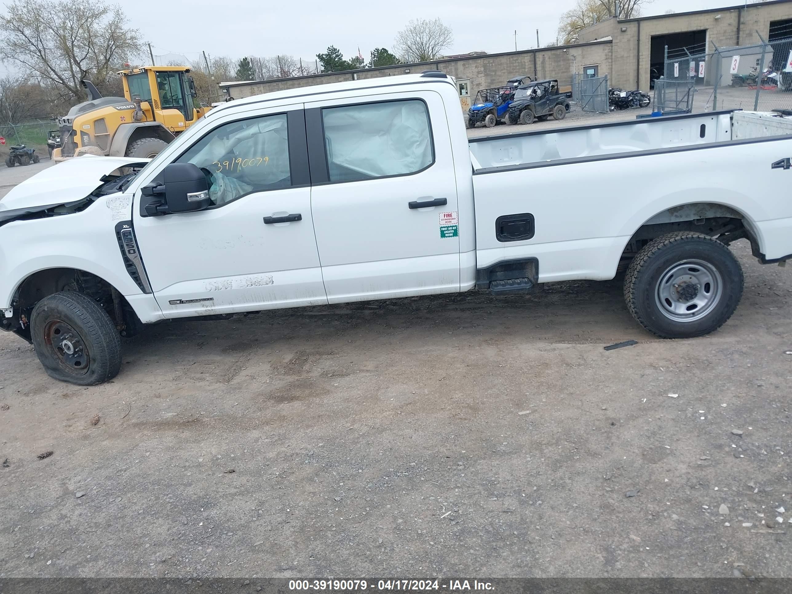 Photo 13 VIN: 1FT8W3BT8PEC64803 - FORD F350 