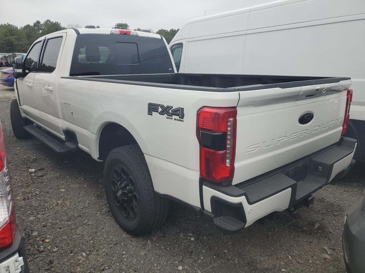 Photo 1 VIN: 1FT8W3BT8PED38558 - FORD F350 