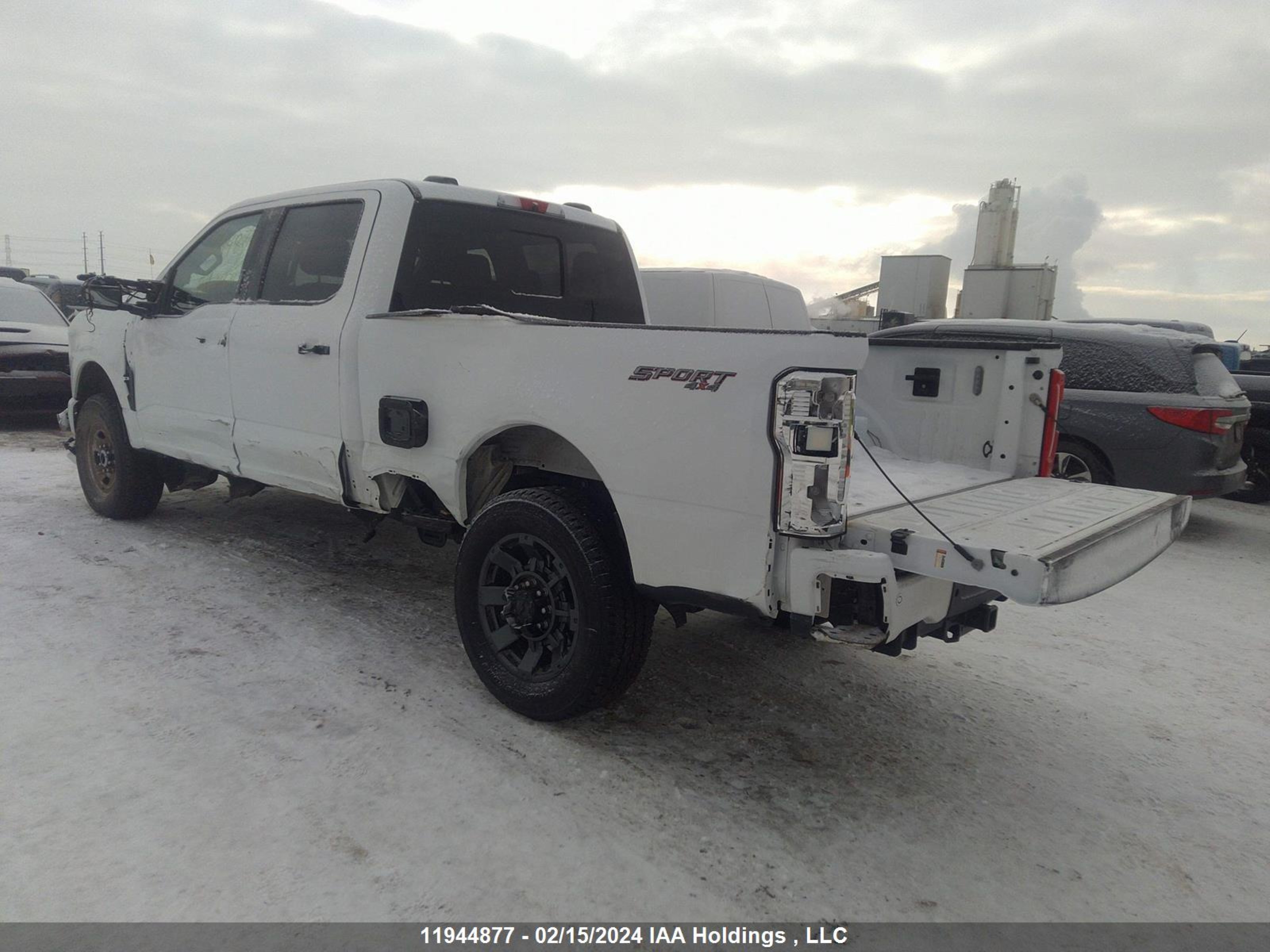 Photo 2 VIN: 1FT8W3BT8PED46482 - FORD F350 