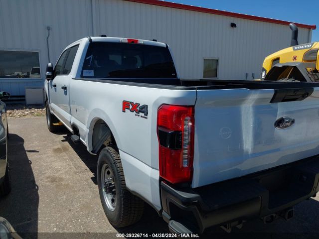 Photo 2 VIN: 1FT8W3BT8RED66895 - FORD F-350 