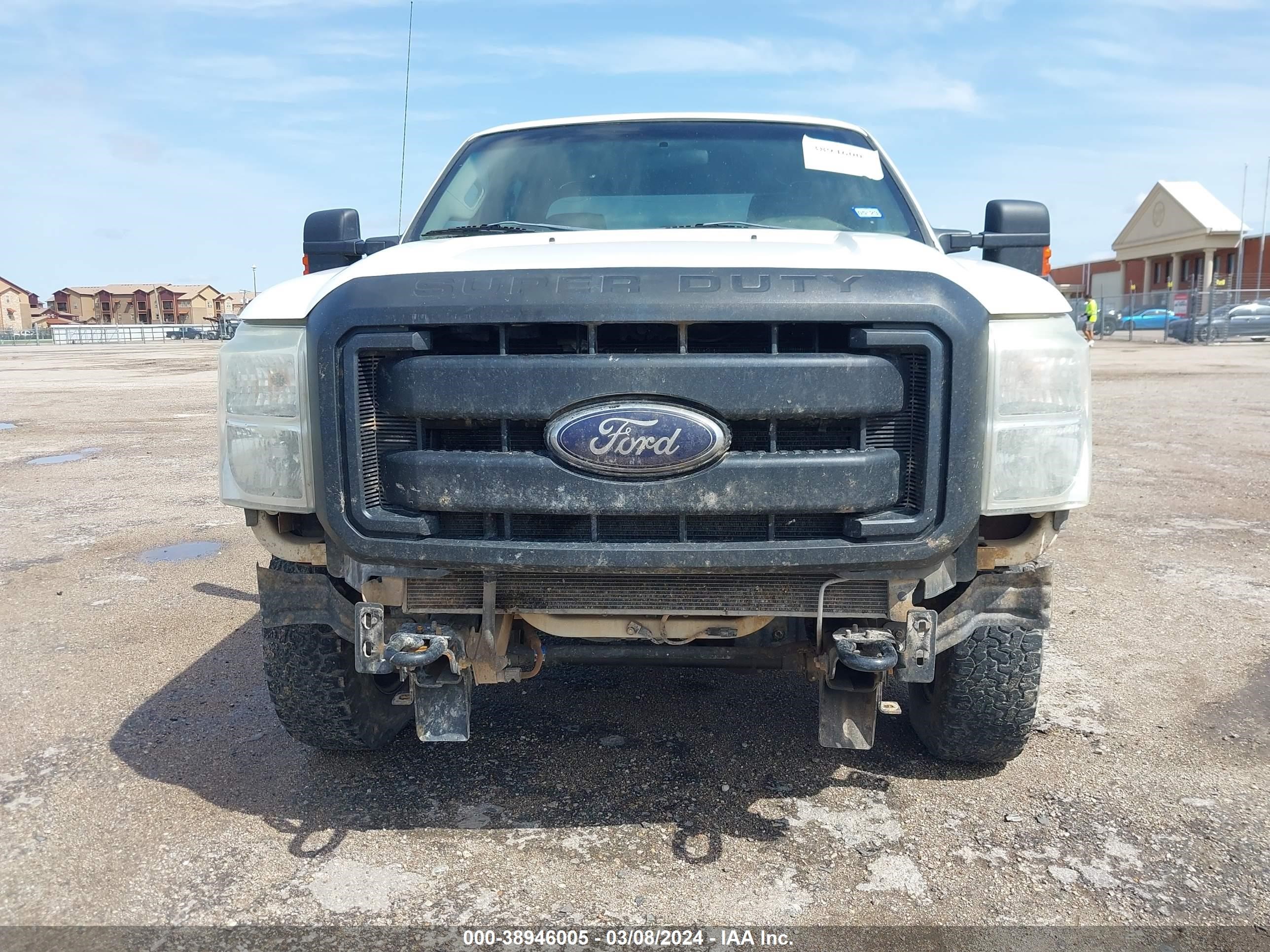 Photo 10 VIN: 1FT8W3BT9CEA92131 - GMC YUKON 