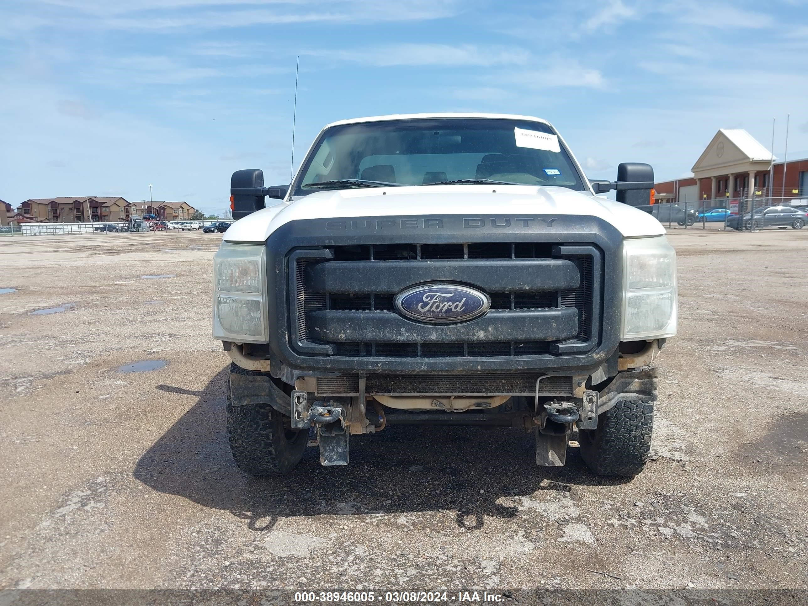 Photo 11 VIN: 1FT8W3BT9CEA92131 - GMC YUKON 