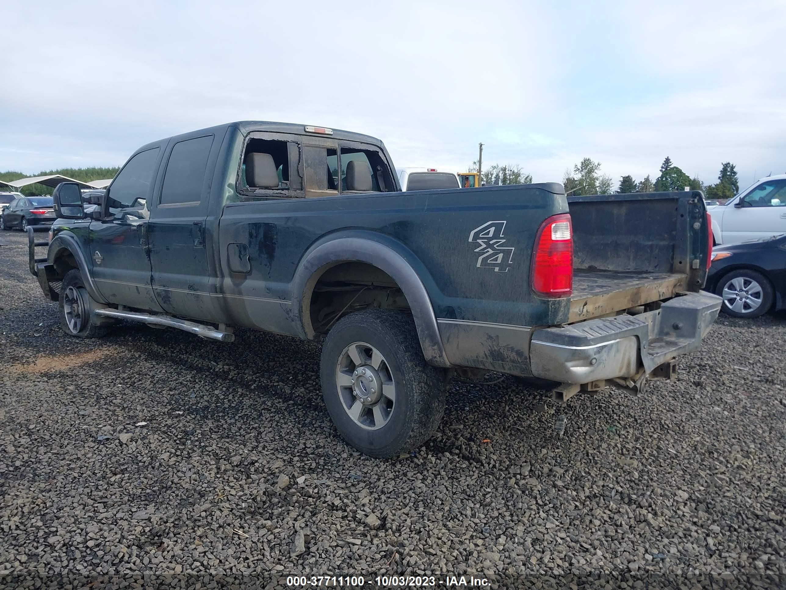 Photo 2 VIN: 1FT8W3BT9DEB05798 - FORD F350 