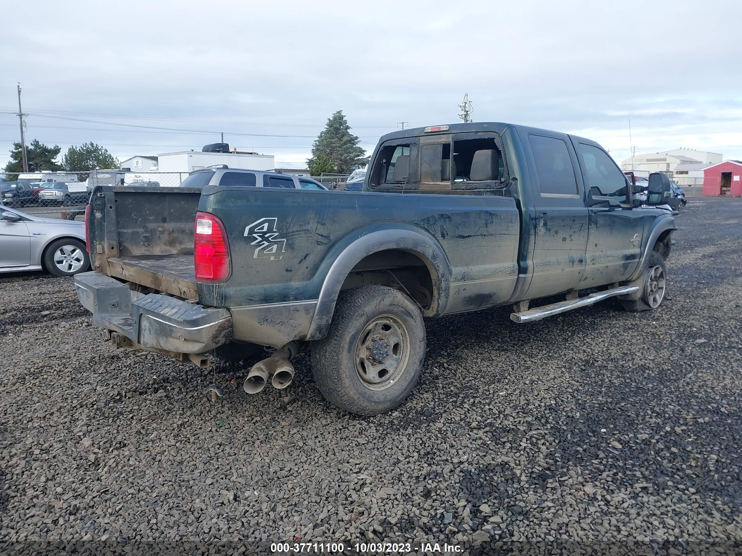 Photo 3 VIN: 1FT8W3BT9DEB05798 - FORD F350 