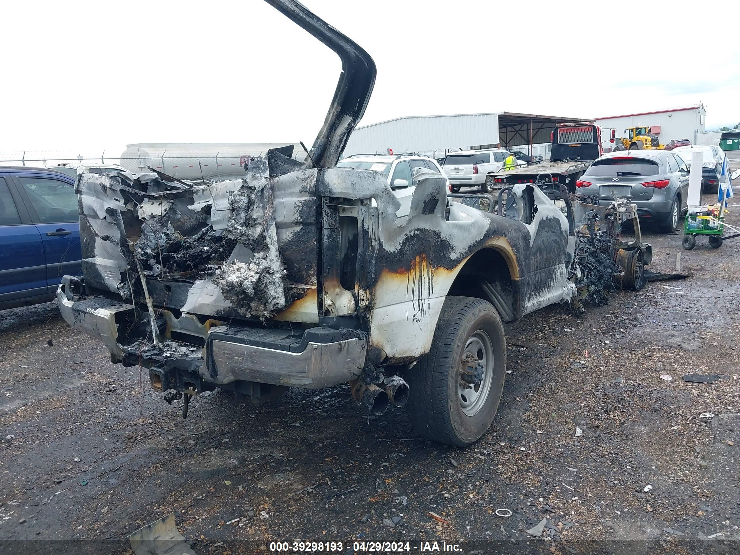 Photo 3 VIN: 1FT8W3BT9HEB26690 - FORD F350 