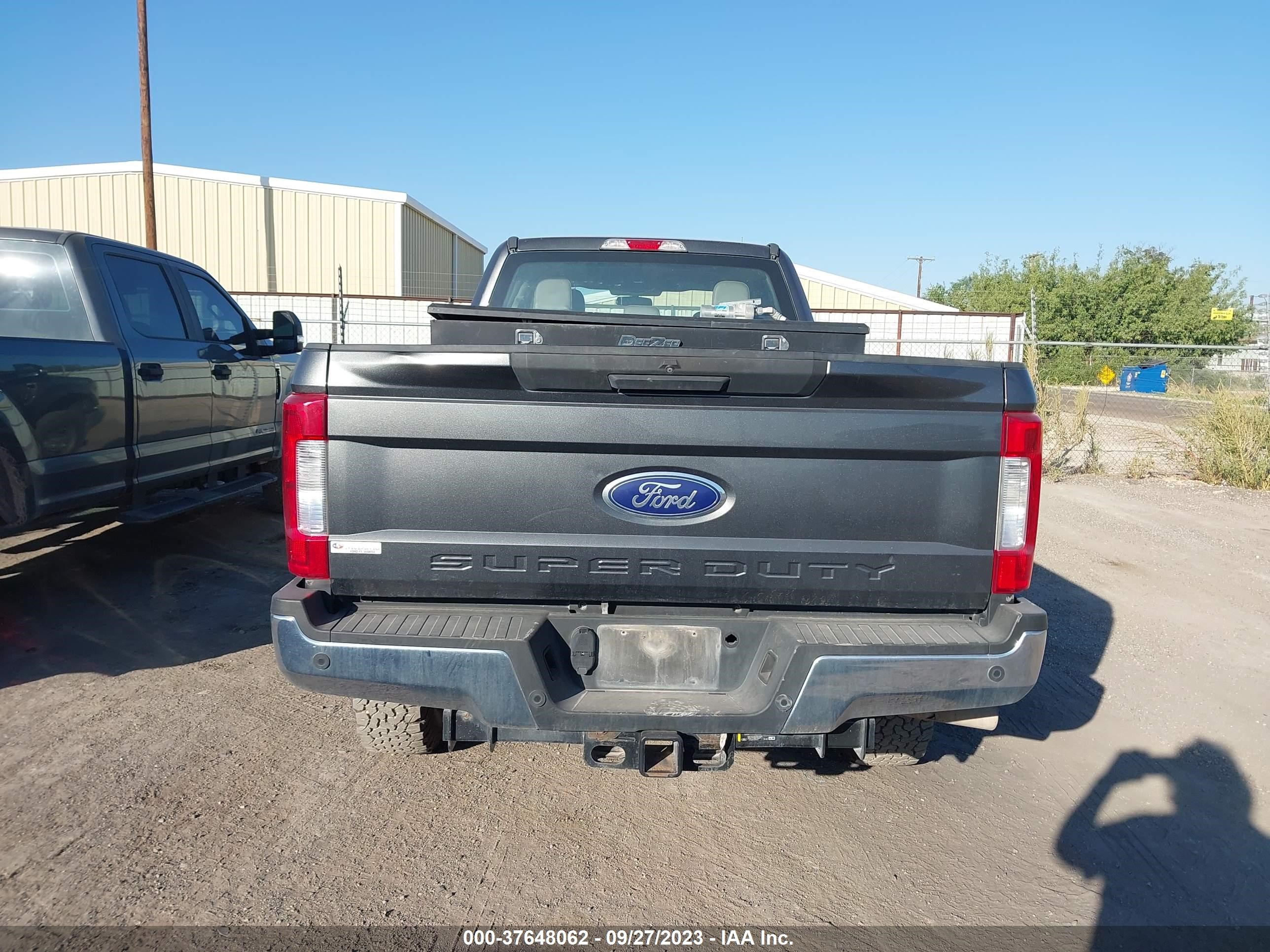 Photo 7 VIN: 1FT8W3BT9JEB40045 - FORD F350 