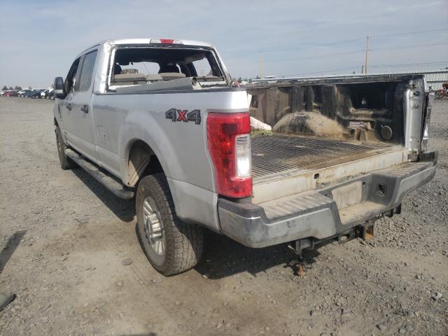 Photo 2 VIN: 1FT8W3BT9JEC00115 - FORD F350 SUPER 