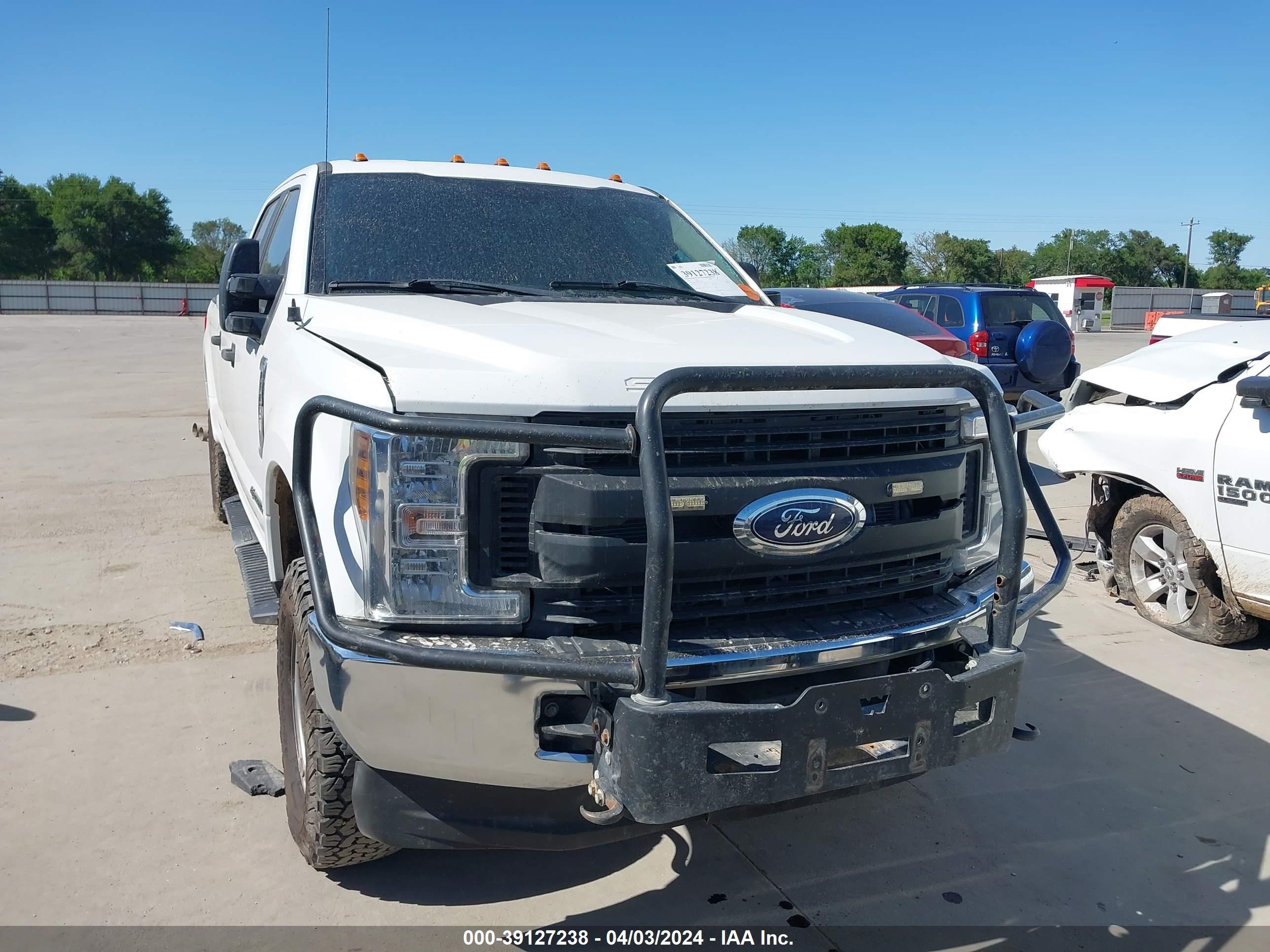 Photo 10 VIN: 1FT8W3BT9JEC12295 - FORD F350 