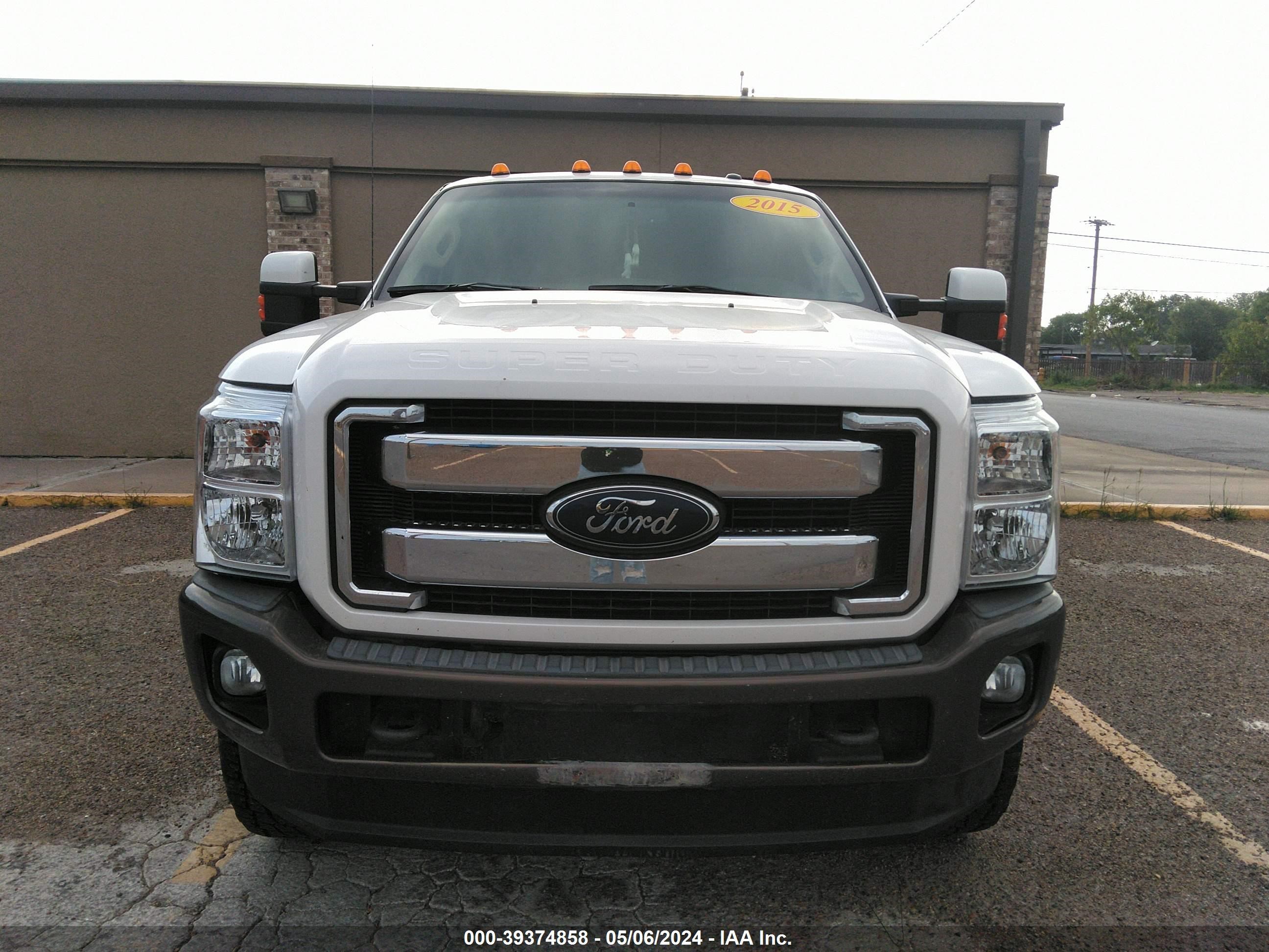 Photo 12 VIN: 1FT8W3BTXFEC08277 - FORD F350 