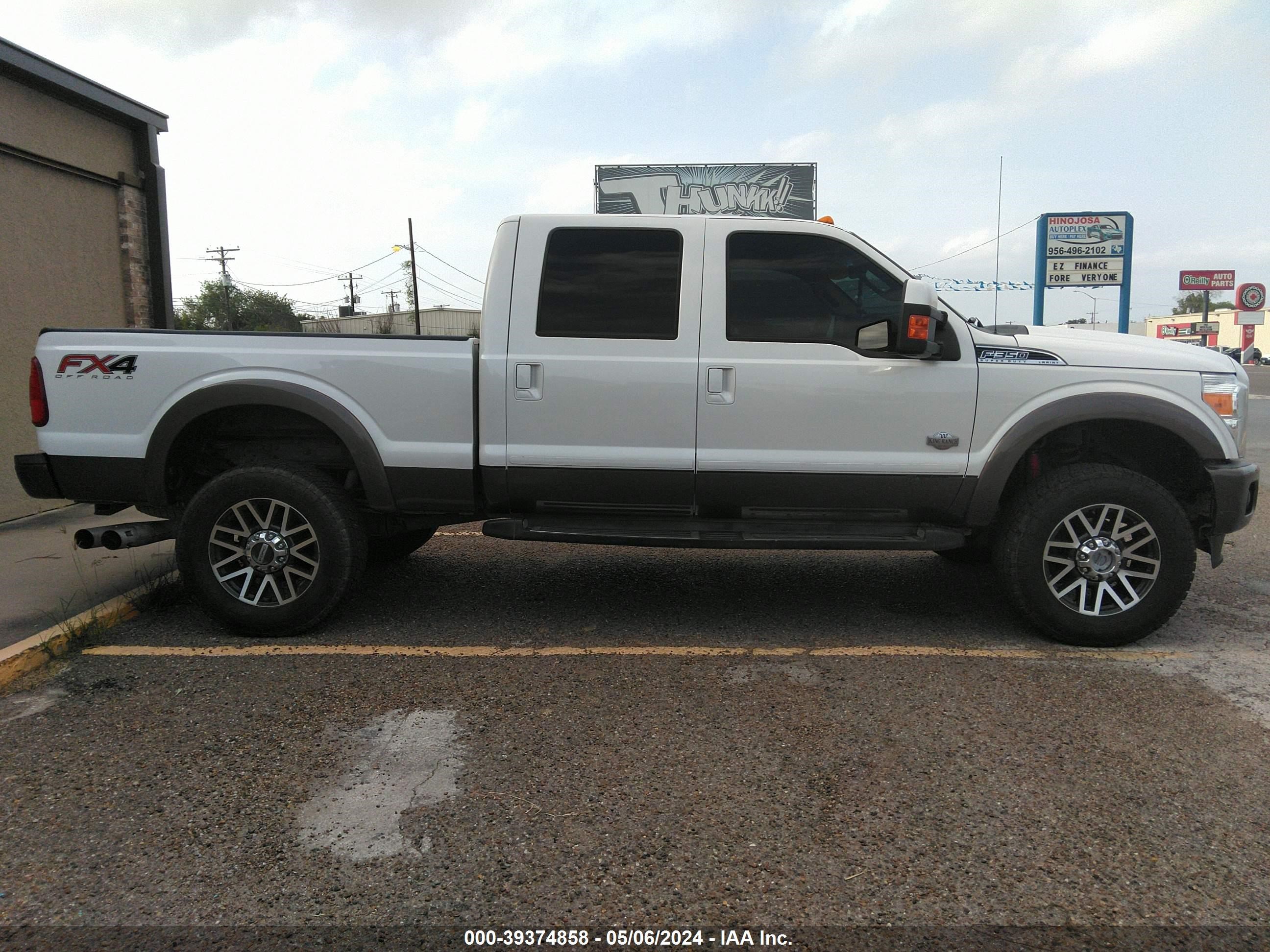 Photo 13 VIN: 1FT8W3BTXFEC08277 - FORD F350 