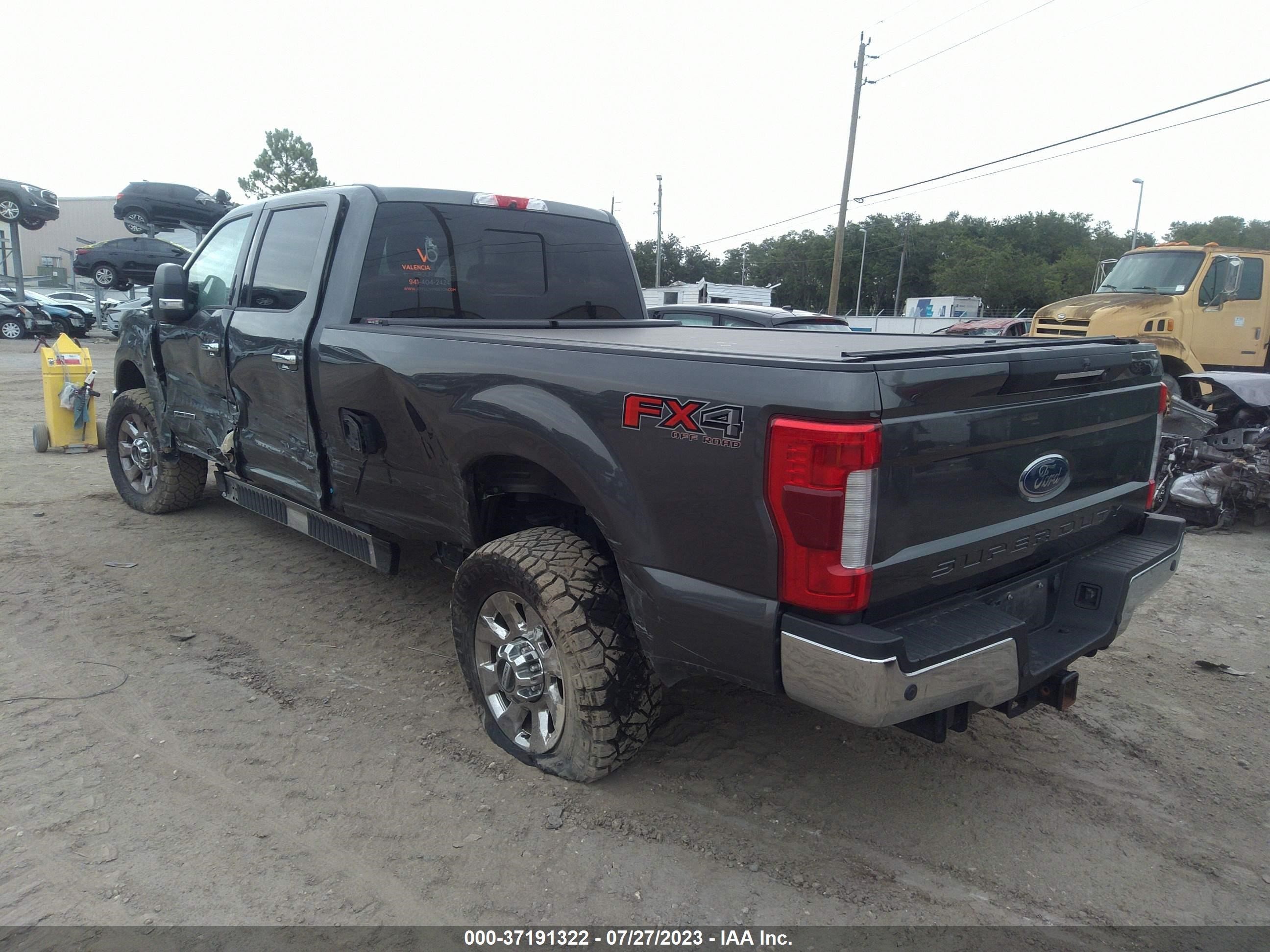 Photo 3 VIN: 1FT8W3BTXHEC79188 - FORD F350 