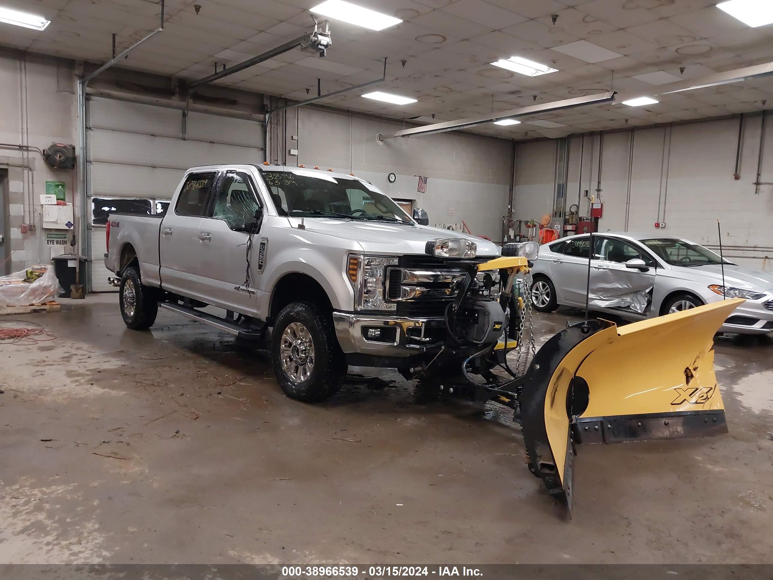 Photo 0 VIN: 1FT8W3BTXKEE70519 - FORD F350 