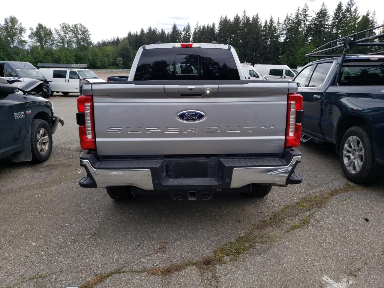 Photo 5 VIN: 1FT8W3BTXPEC38106 - FORD F350 