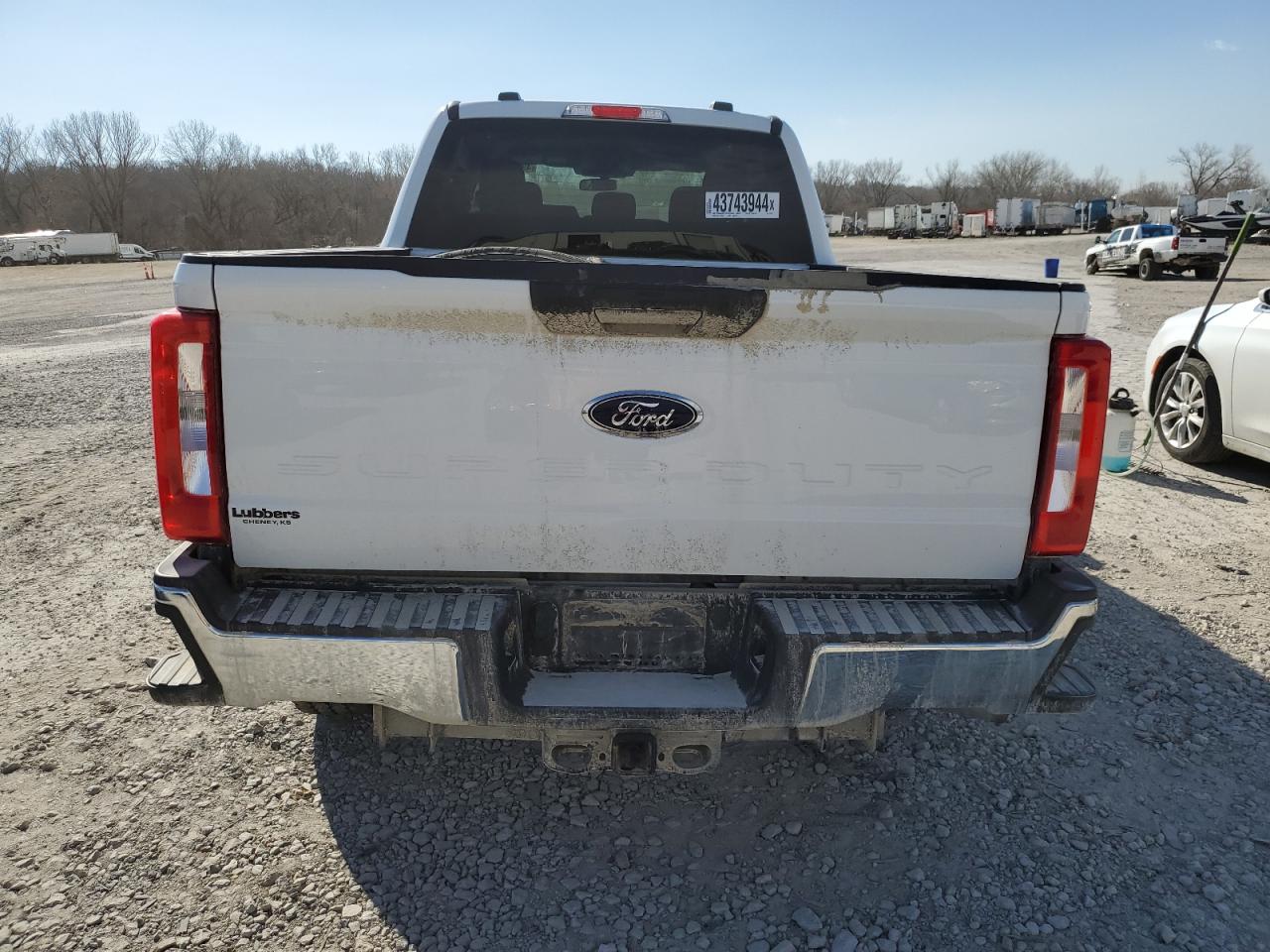 Photo 5 VIN: 1FT8W3BTXPEE07122 - FORD F350 