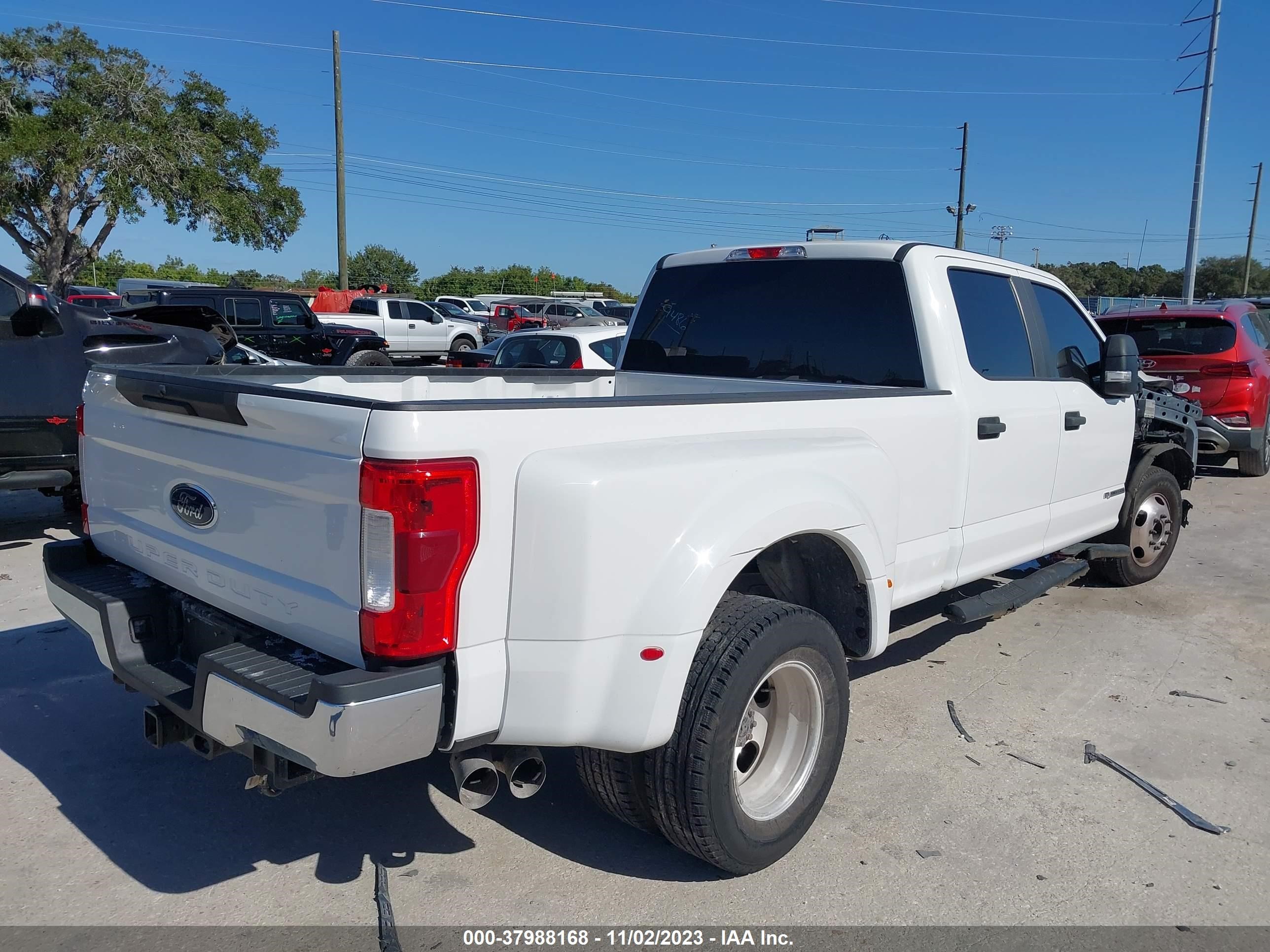 Photo 3 VIN: 1FT8W3CT5KEE81698 - FORD F350 