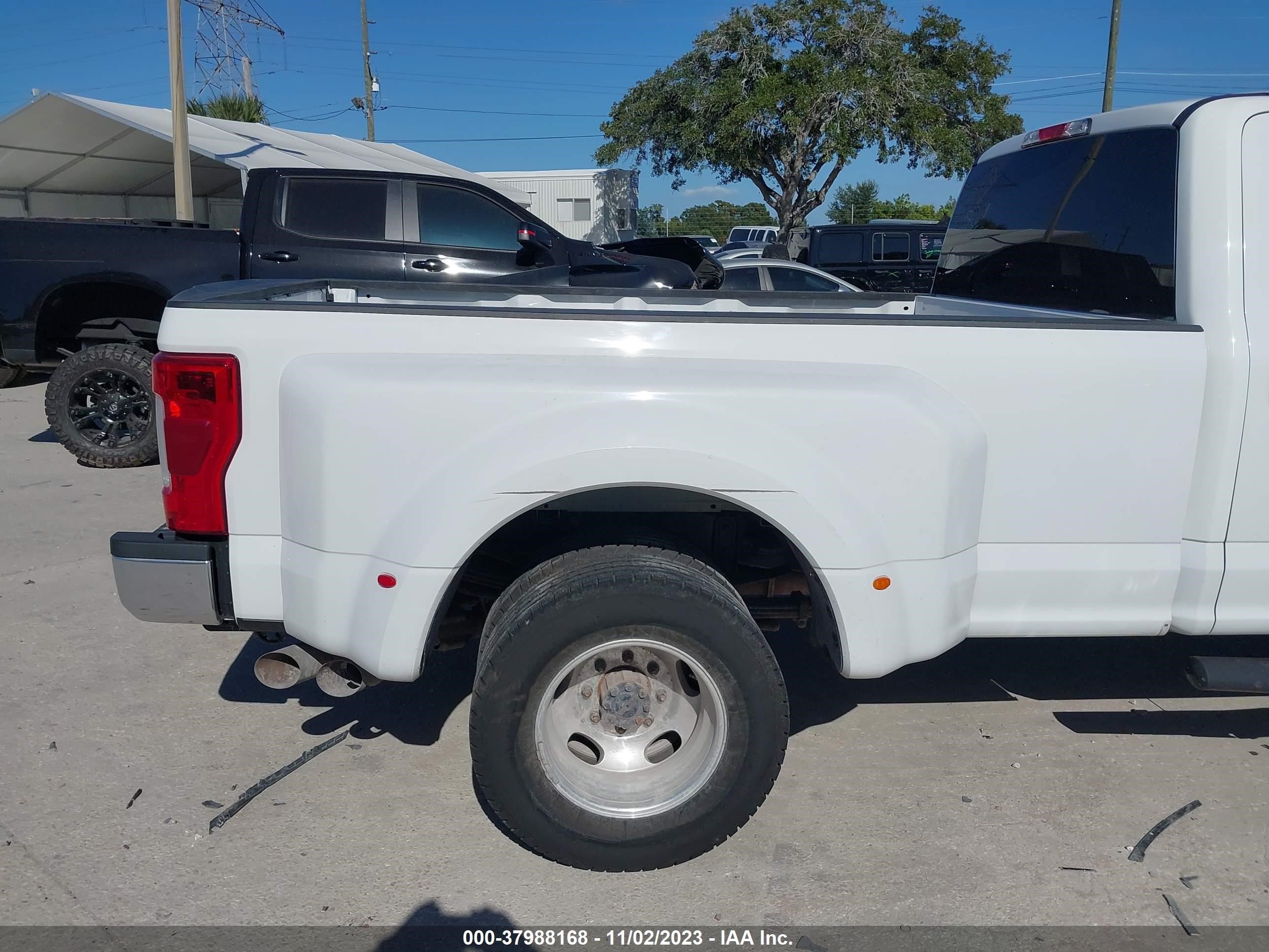 Photo 6 VIN: 1FT8W3CT5KEE81698 - FORD F350 