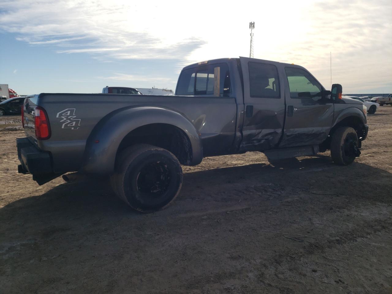 Photo 2 VIN: 1FT8W3D67DEB31274 - FORD F350 