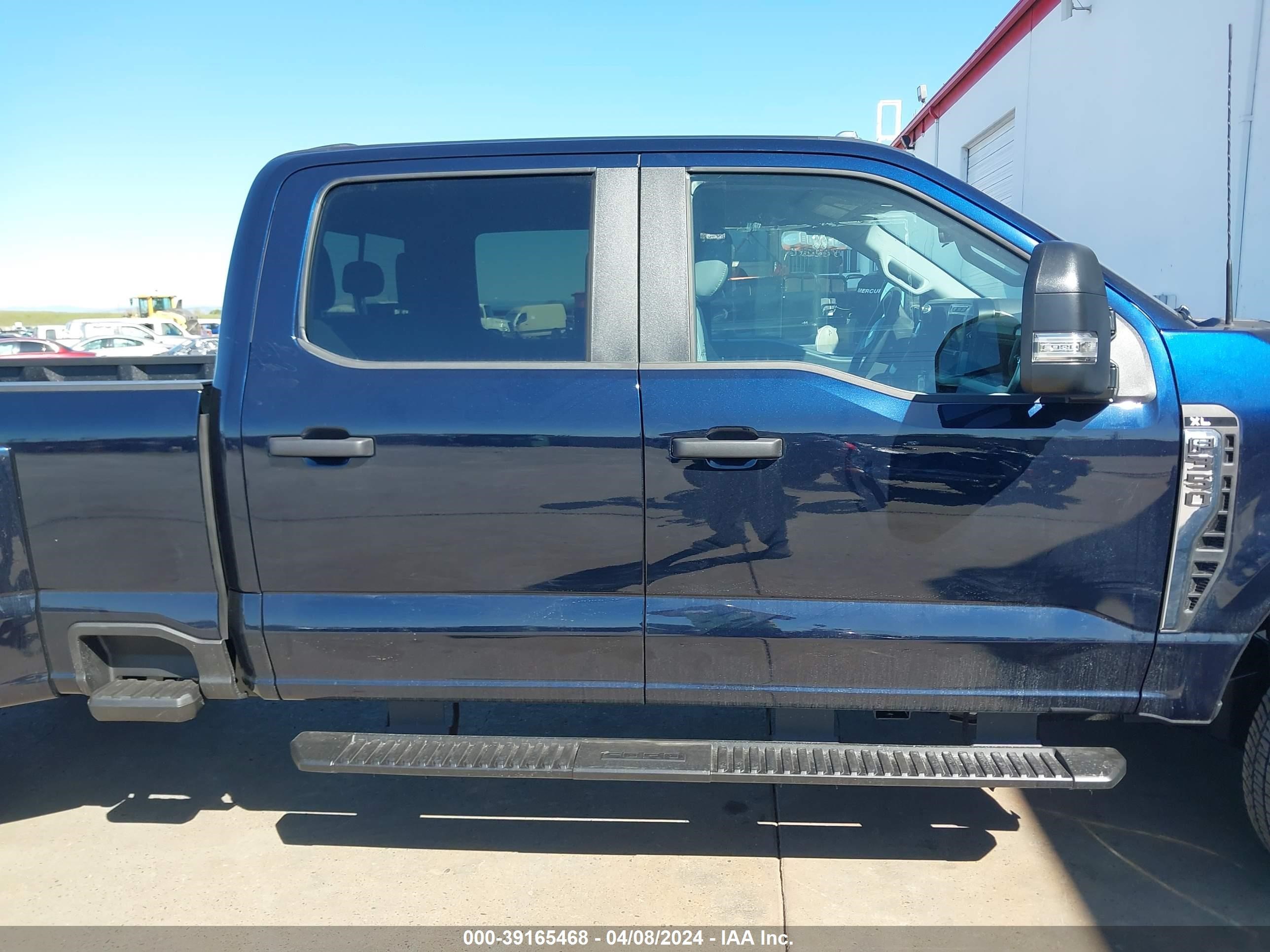 Photo 11 VIN: 1FT8W3DA8RED30765 - FORD F350 