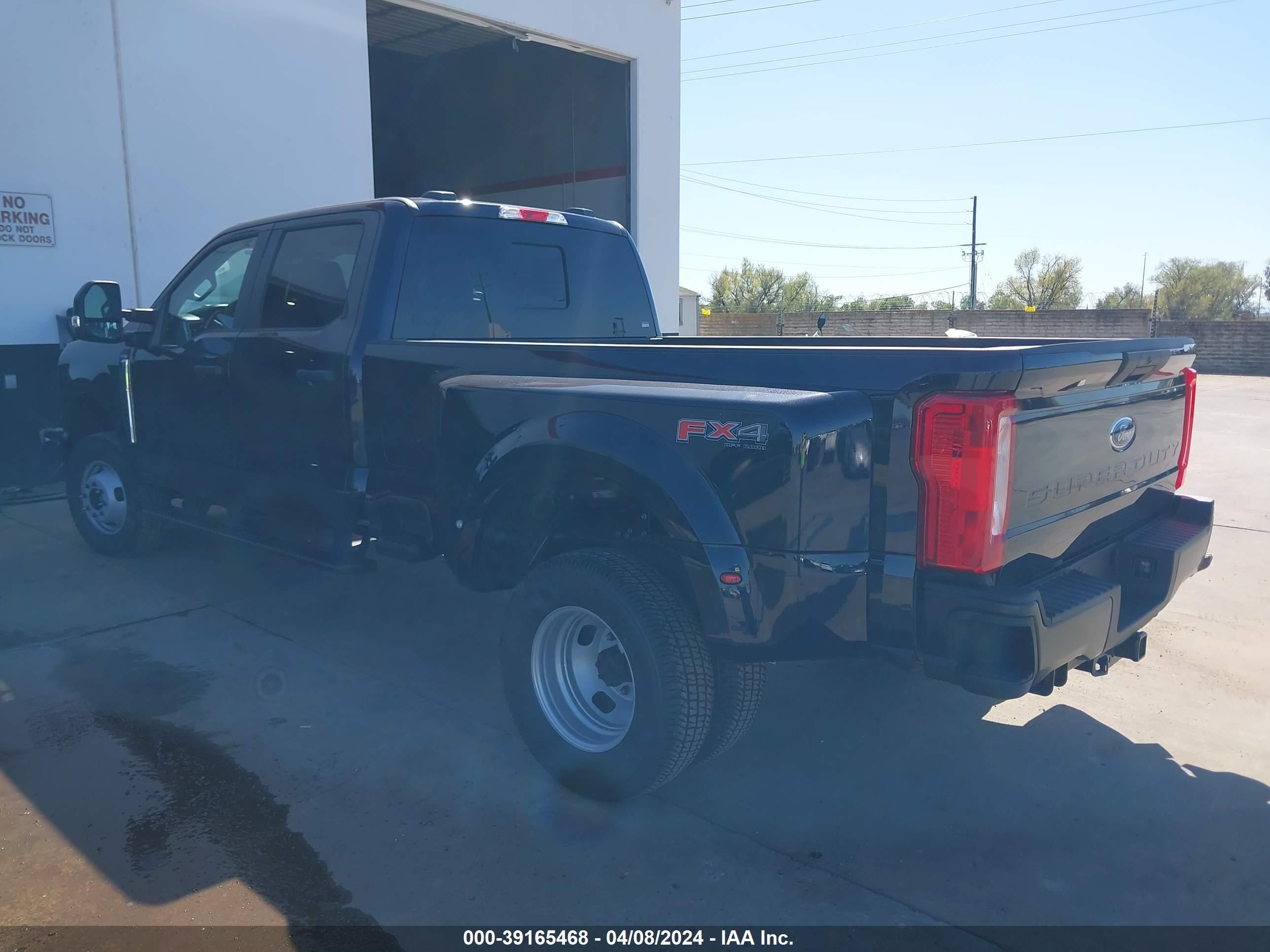 Photo 2 VIN: 1FT8W3DA8RED30765 - FORD F350 