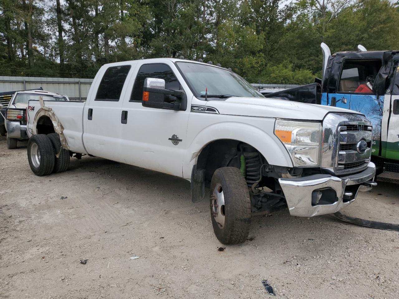 Photo 3 VIN: 1FT8W3DT0EEA64587 - FORD F350 