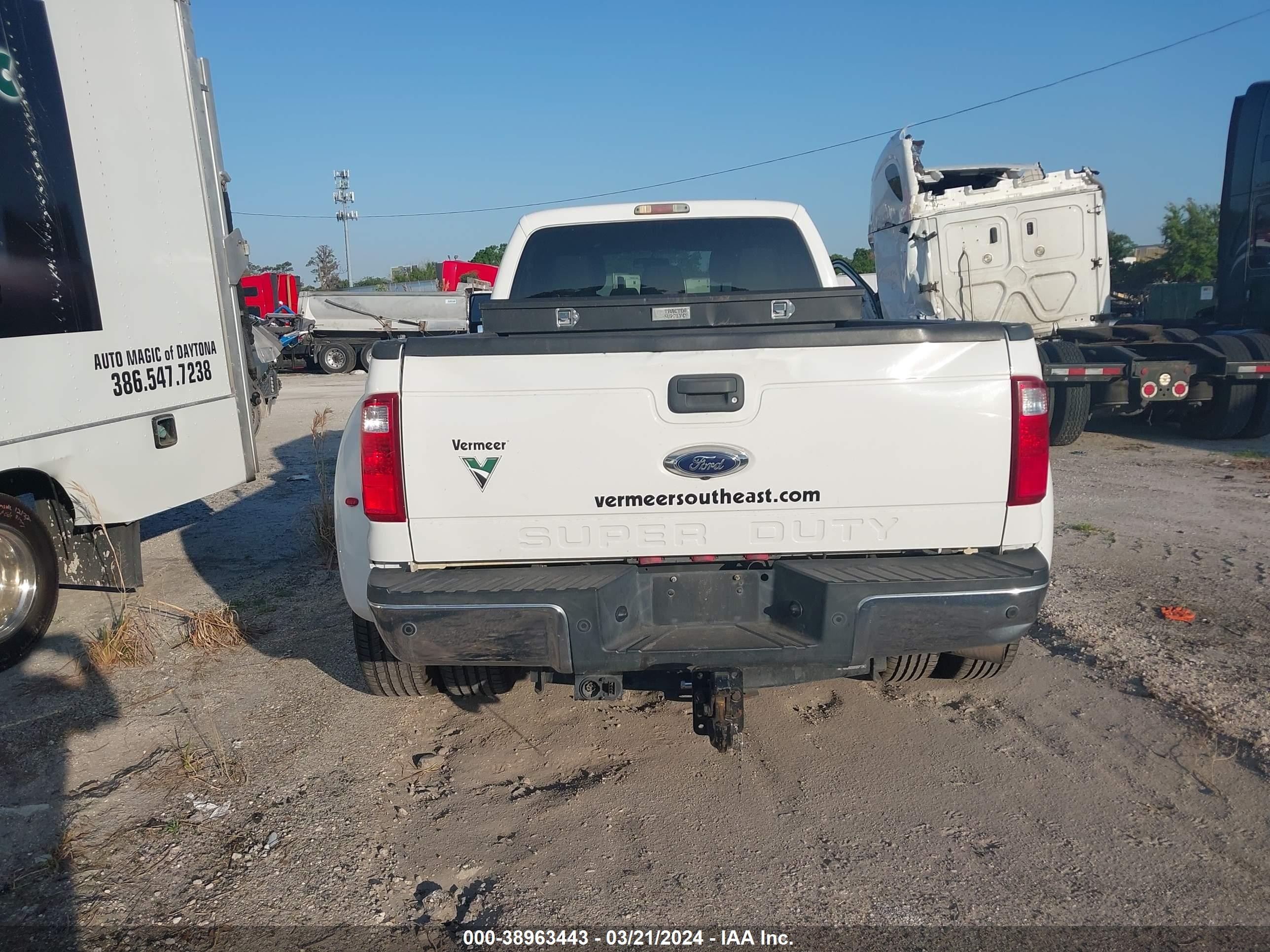 Photo 13 VIN: 1FT8W3DT0GEB44846 - FORD F350 