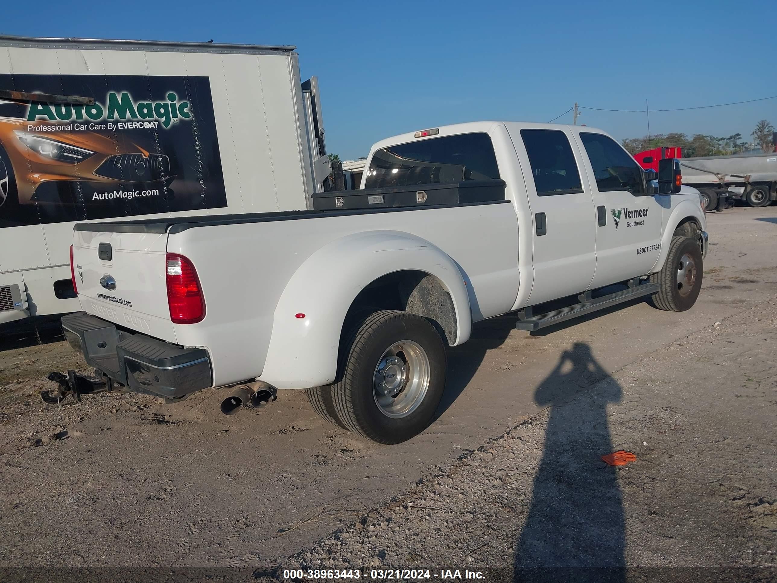 Photo 3 VIN: 1FT8W3DT0GEB44846 - FORD F350 