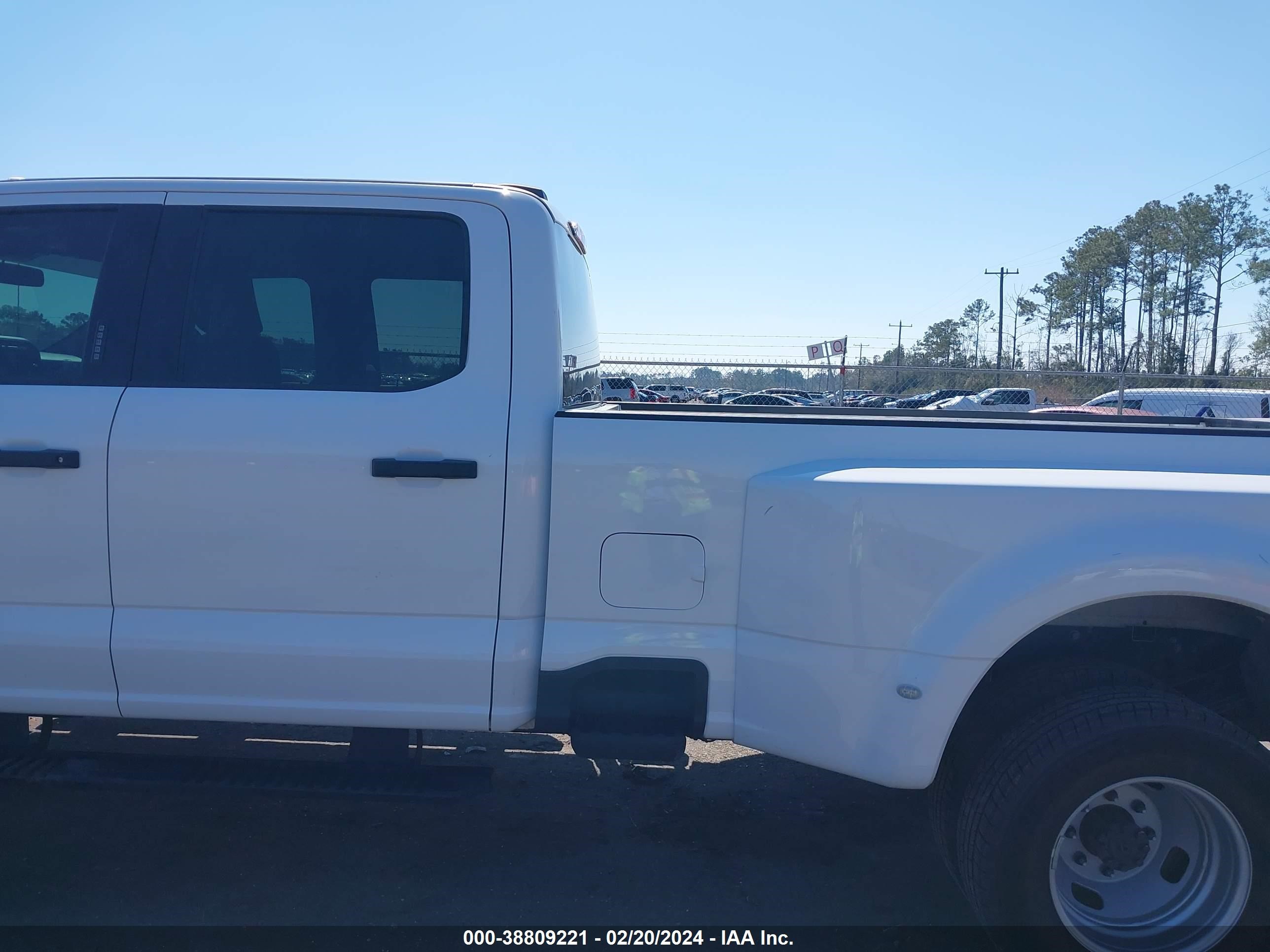 Photo 6 VIN: 1FT8W3DT0PED17507 - FORD F350 