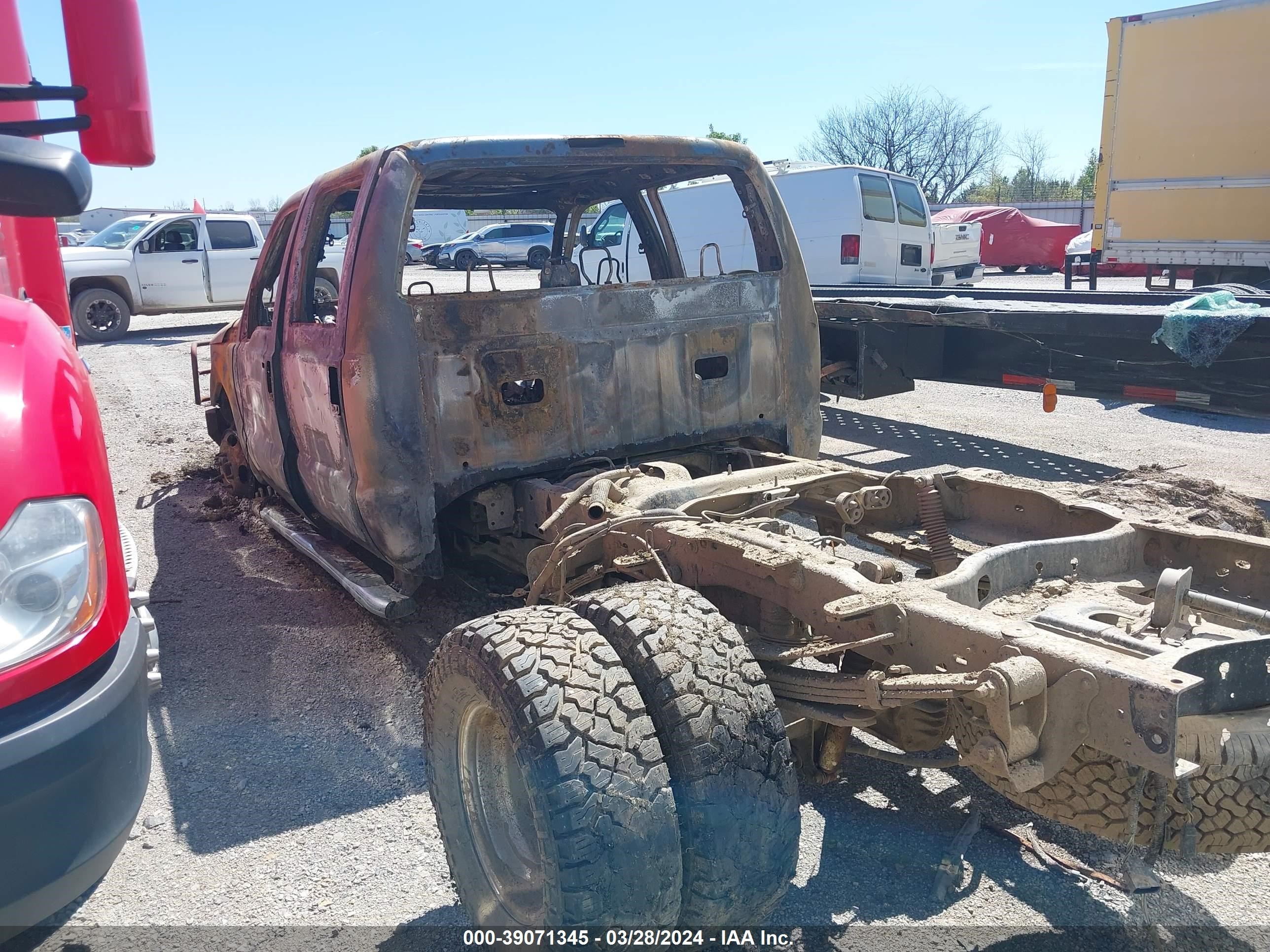 Photo 2 VIN: 1FT8W3DT1BEA56218 - FORD F350 