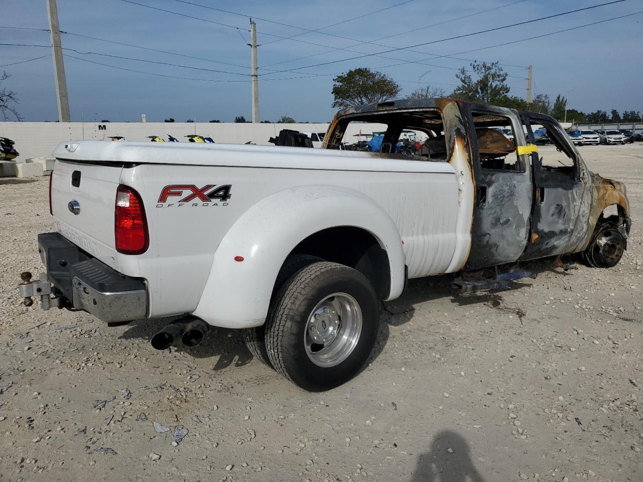 Photo 2 VIN: 1FT8W3DT1GEA32816 - FORD F350 