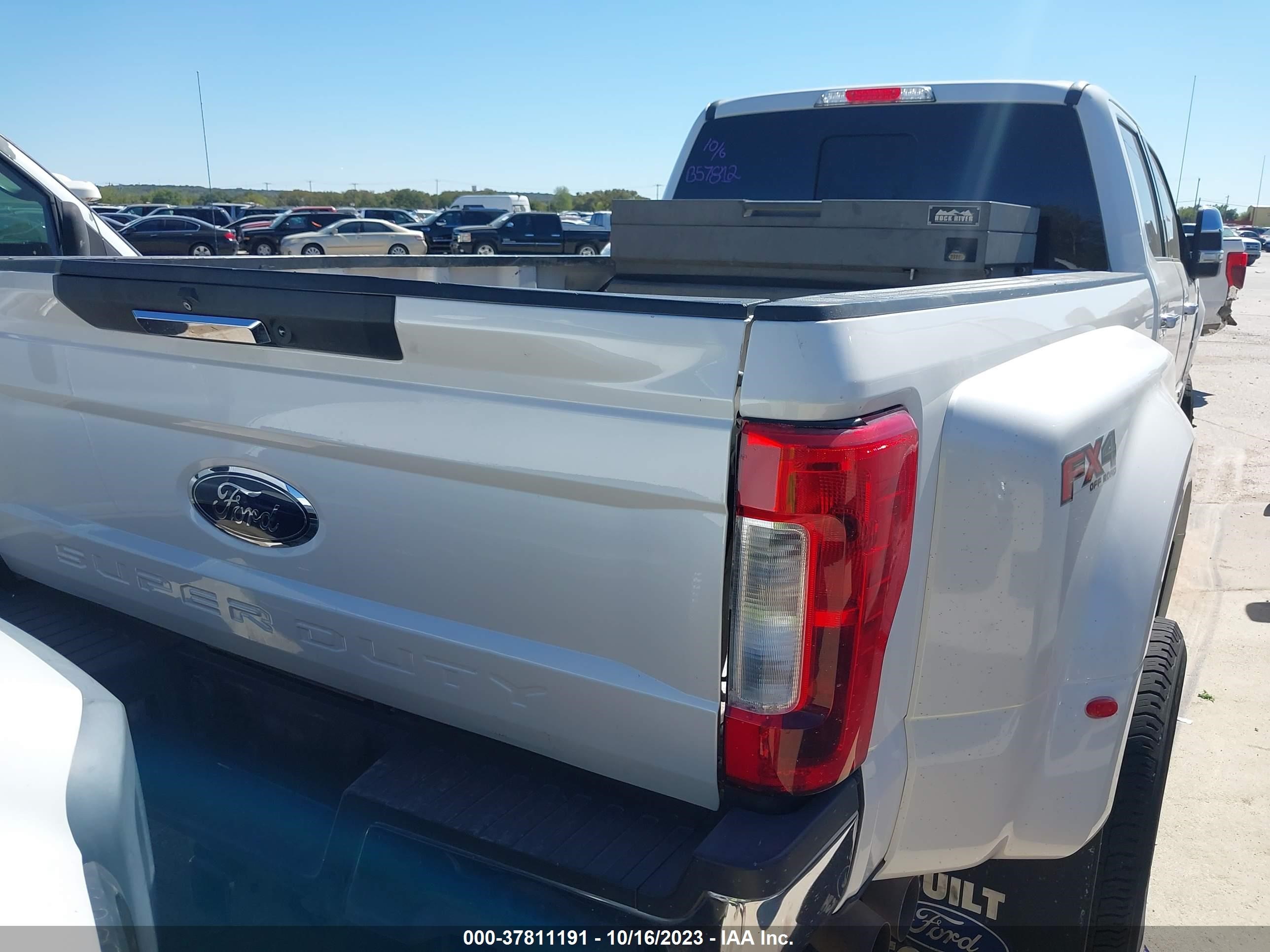 Photo 7 VIN: 1FT8W3DT2HEB57812 - FORD F350 