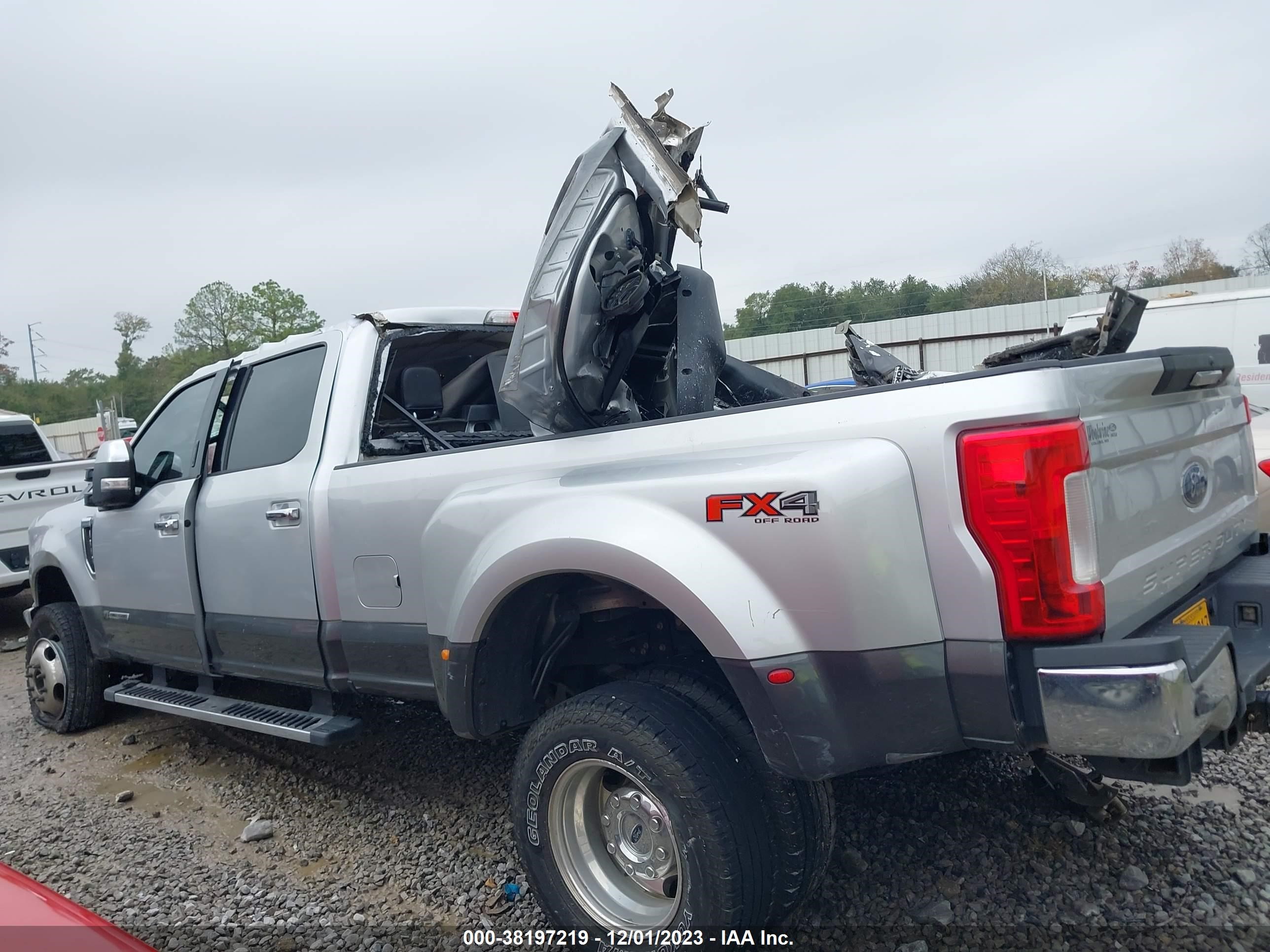 Photo 2 VIN: 1FT8W3DT2KEE08982 - FORD F350 