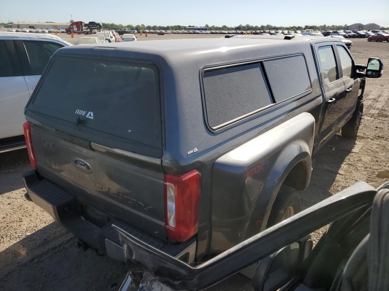 Photo 2 VIN: 1FT8W3DT2PEE08682 - FORD F350 