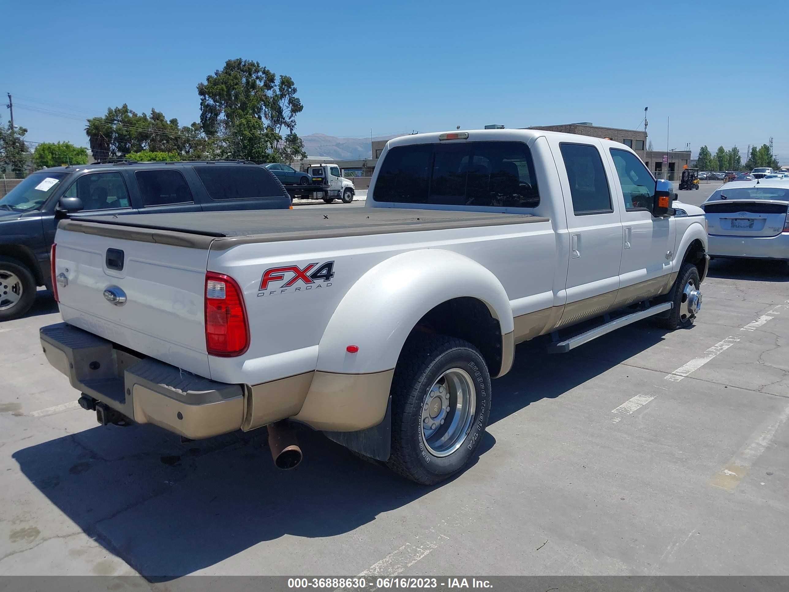 Photo 3 VIN: 1FT8W3DT4DEA78183 - FORD F350 