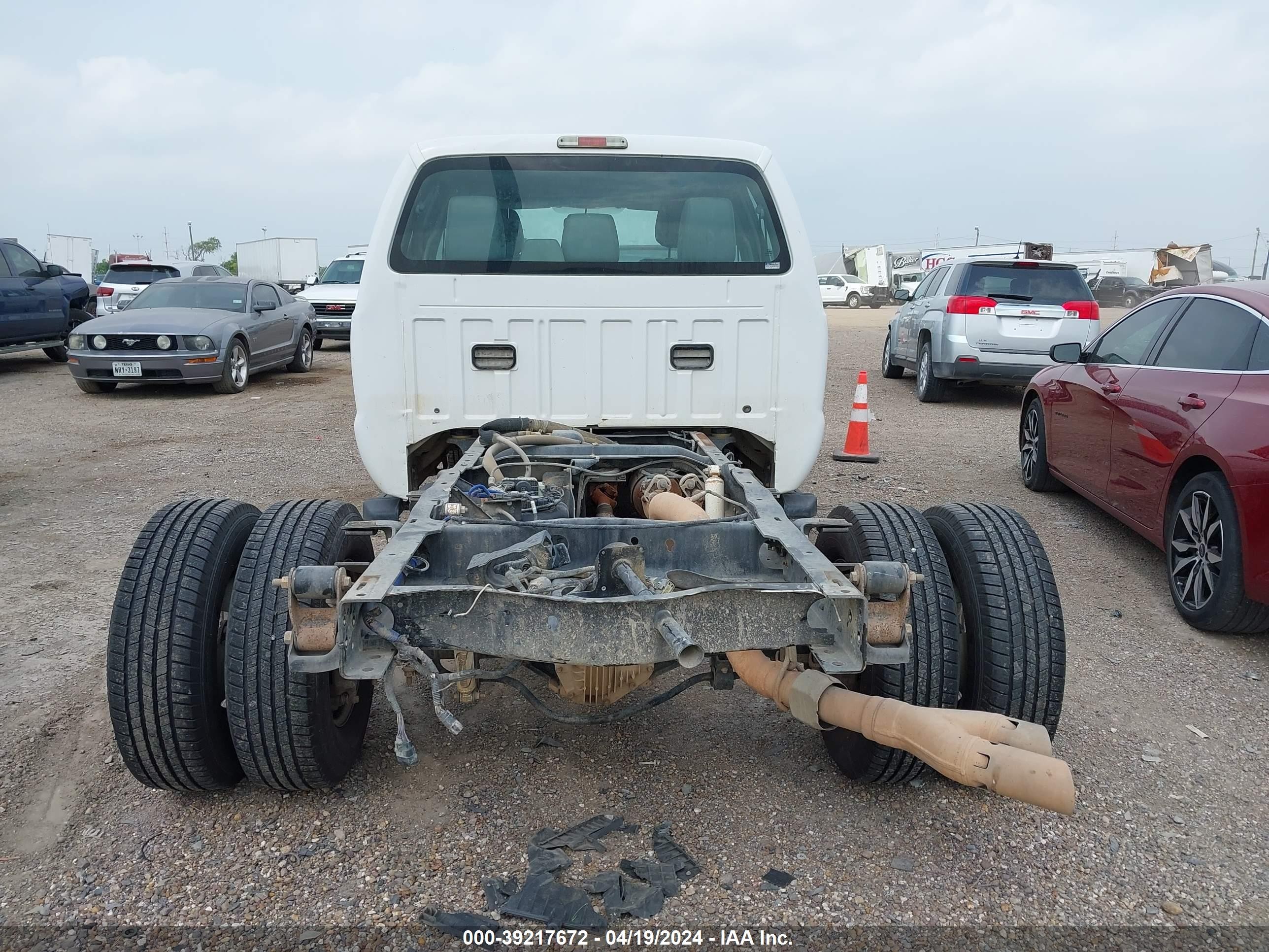 Photo 14 VIN: 1FT8W3DT4FEC02634 - FORD F350 