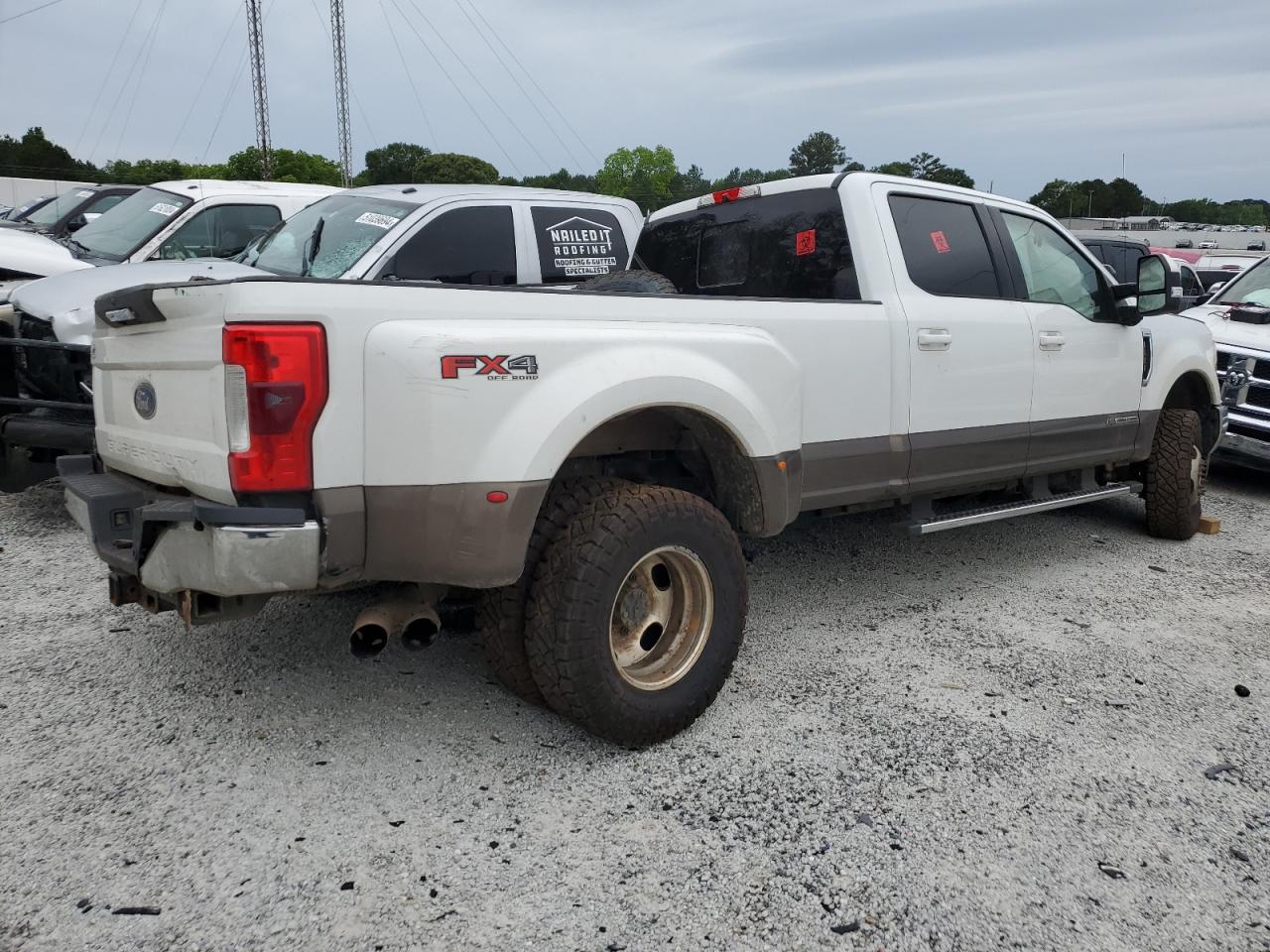 Photo 2 VIN: 1FT8W3DT4HED89697 - FORD F350 