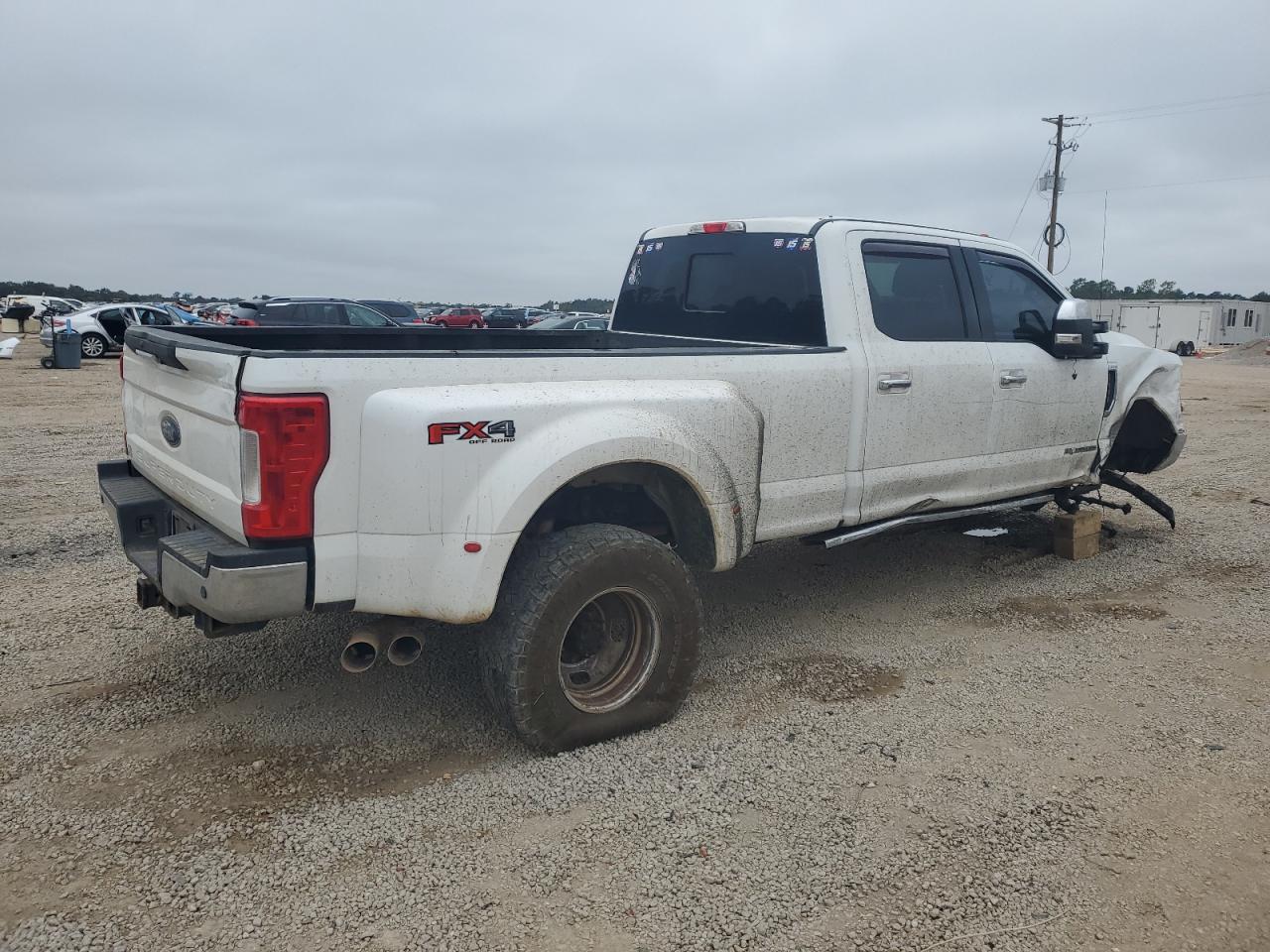 Photo 2 VIN: 1FT8W3DT4HEE17241 - FORD F350 