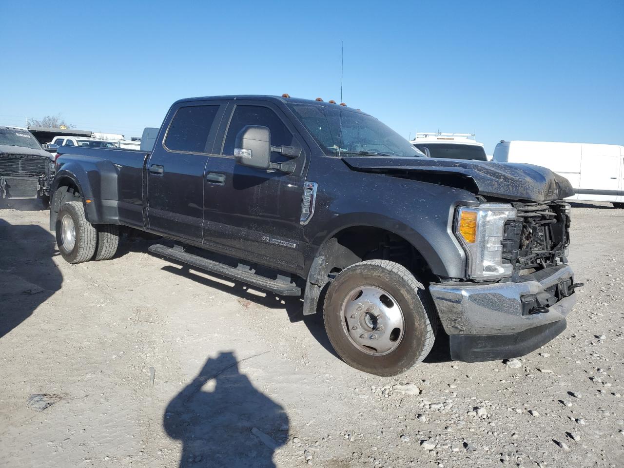 Photo 3 VIN: 1FT8W3DT4HEE43824 - FORD F350 