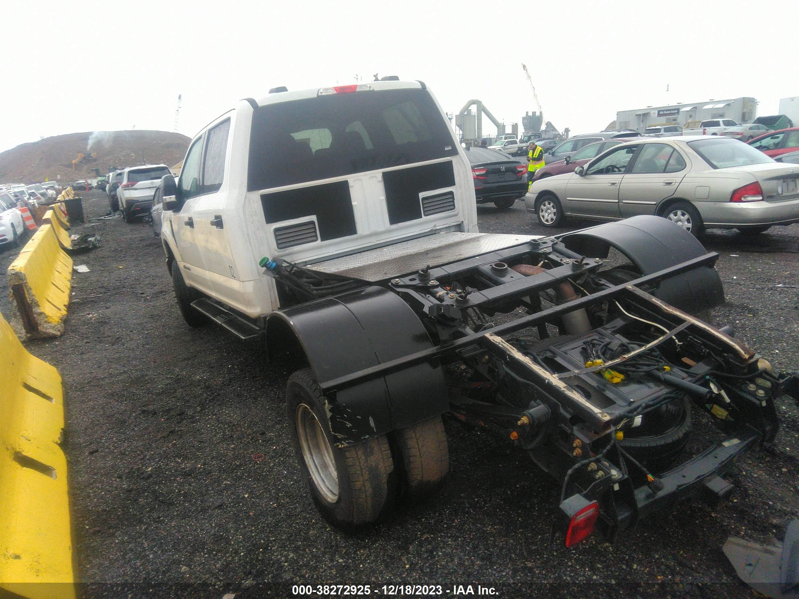 Photo 2 VIN: 1FT8W3DT4MED92545 - FORD F350 