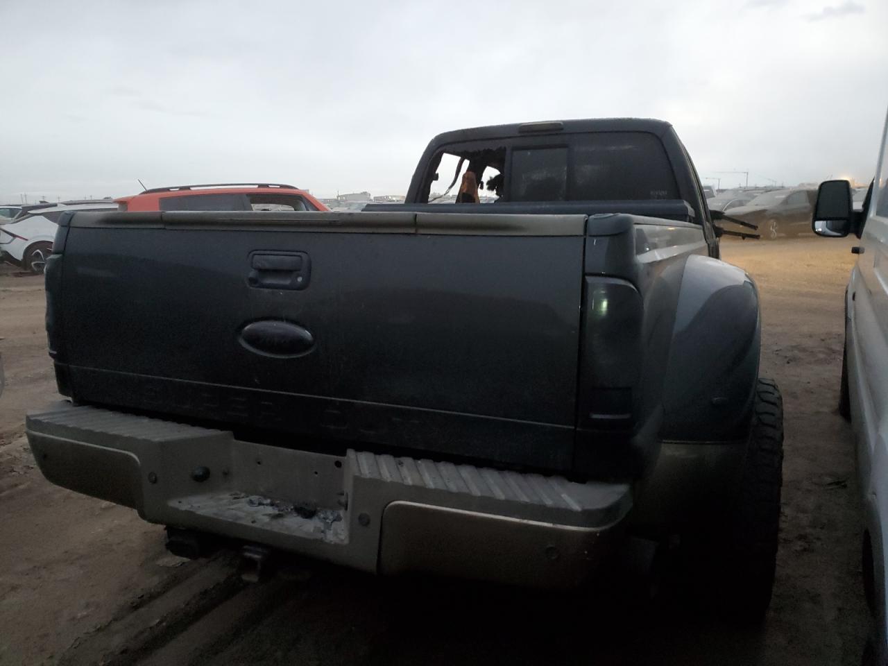 Photo 2 VIN: 1FT8W3DT5BEB36699 - FORD F350 