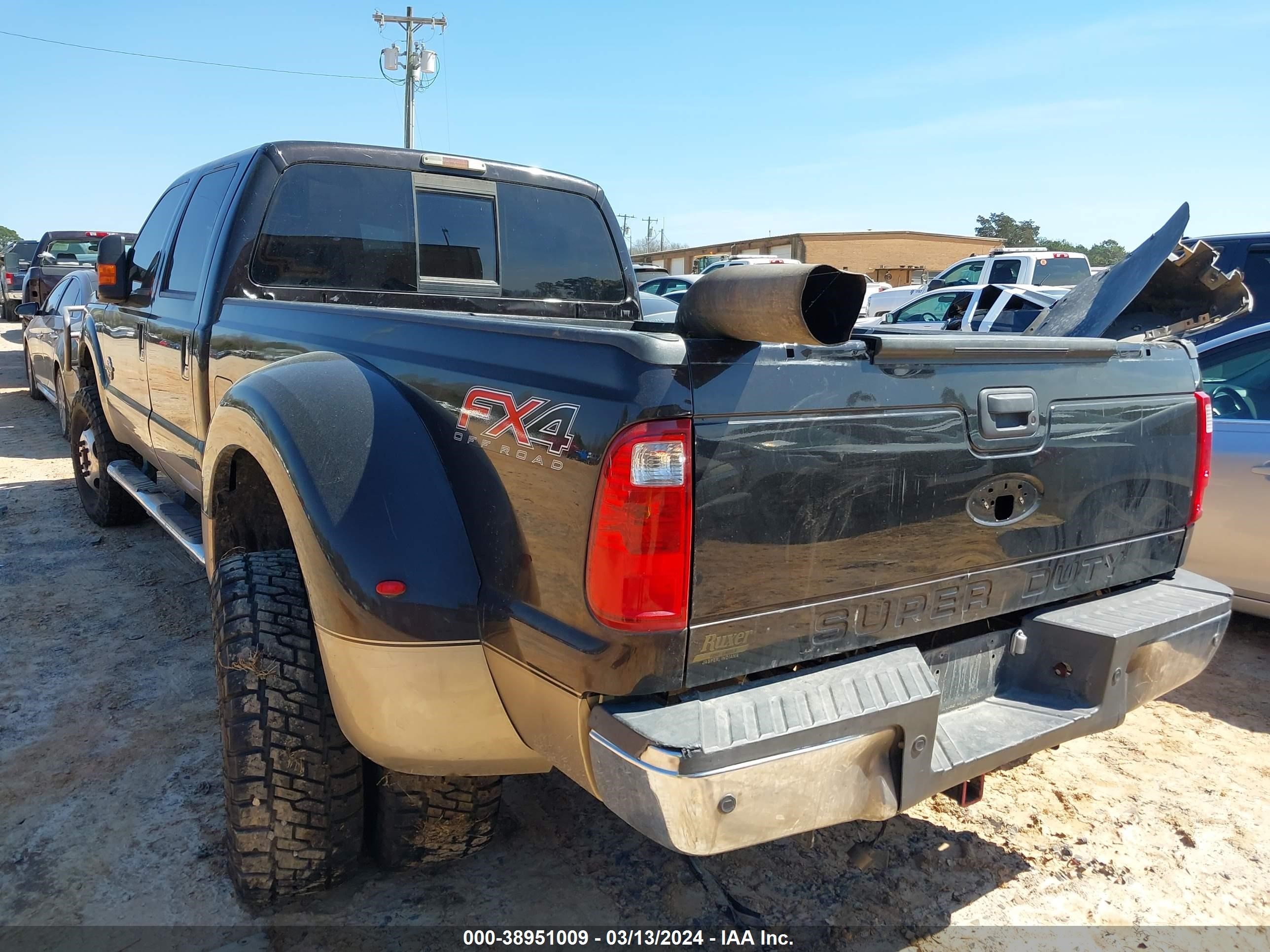 Photo 2 VIN: 1FT8W3DT5DEB40710 - FORD F350 