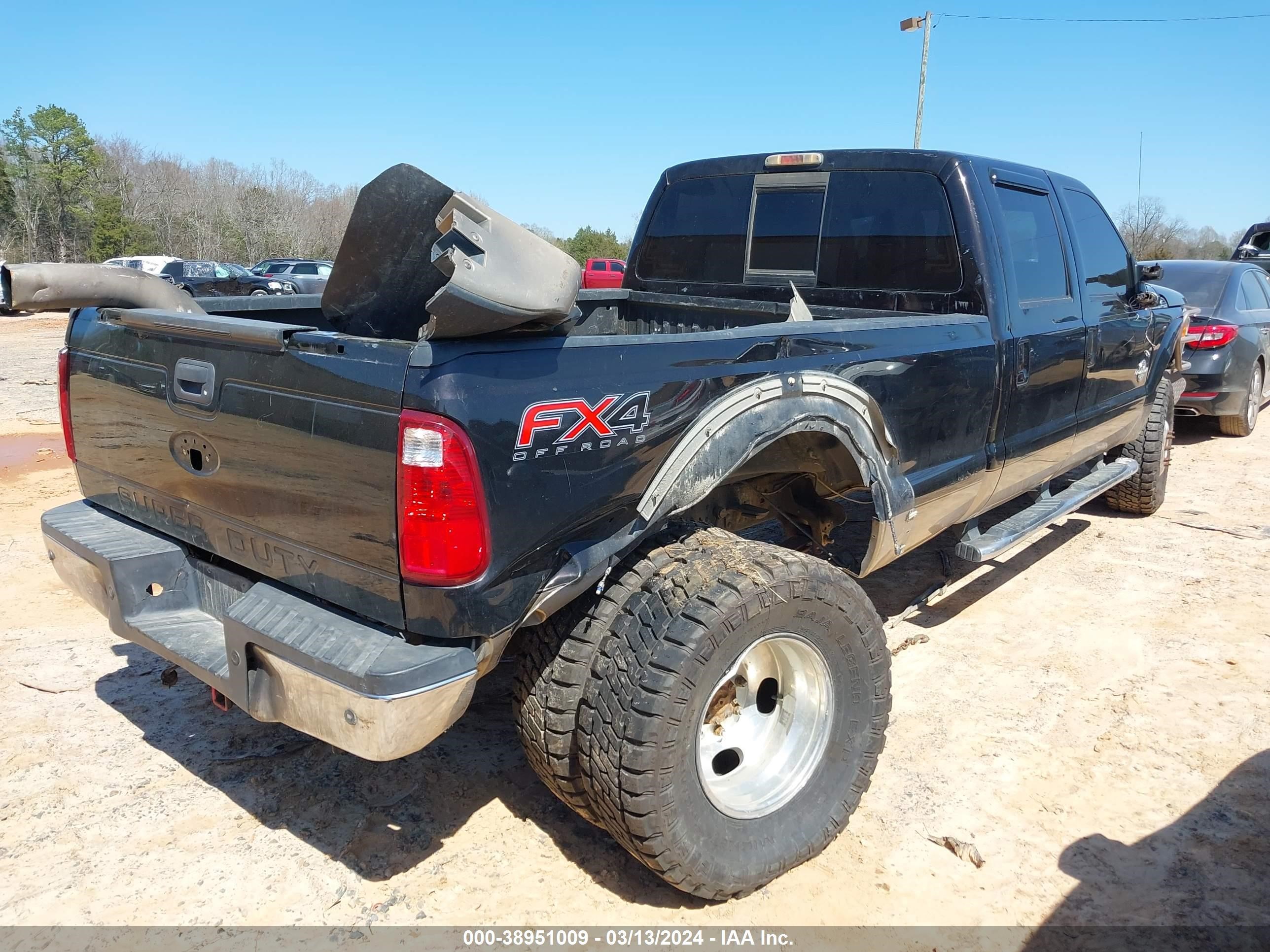 Photo 3 VIN: 1FT8W3DT5DEB40710 - FORD F350 