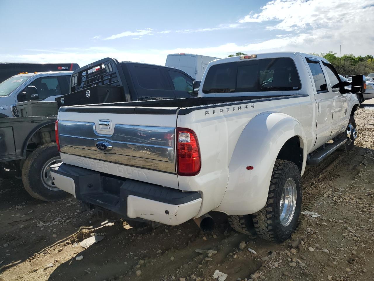 Photo 2 VIN: 1FT8W3DT5GEA62837 - FORD F350 